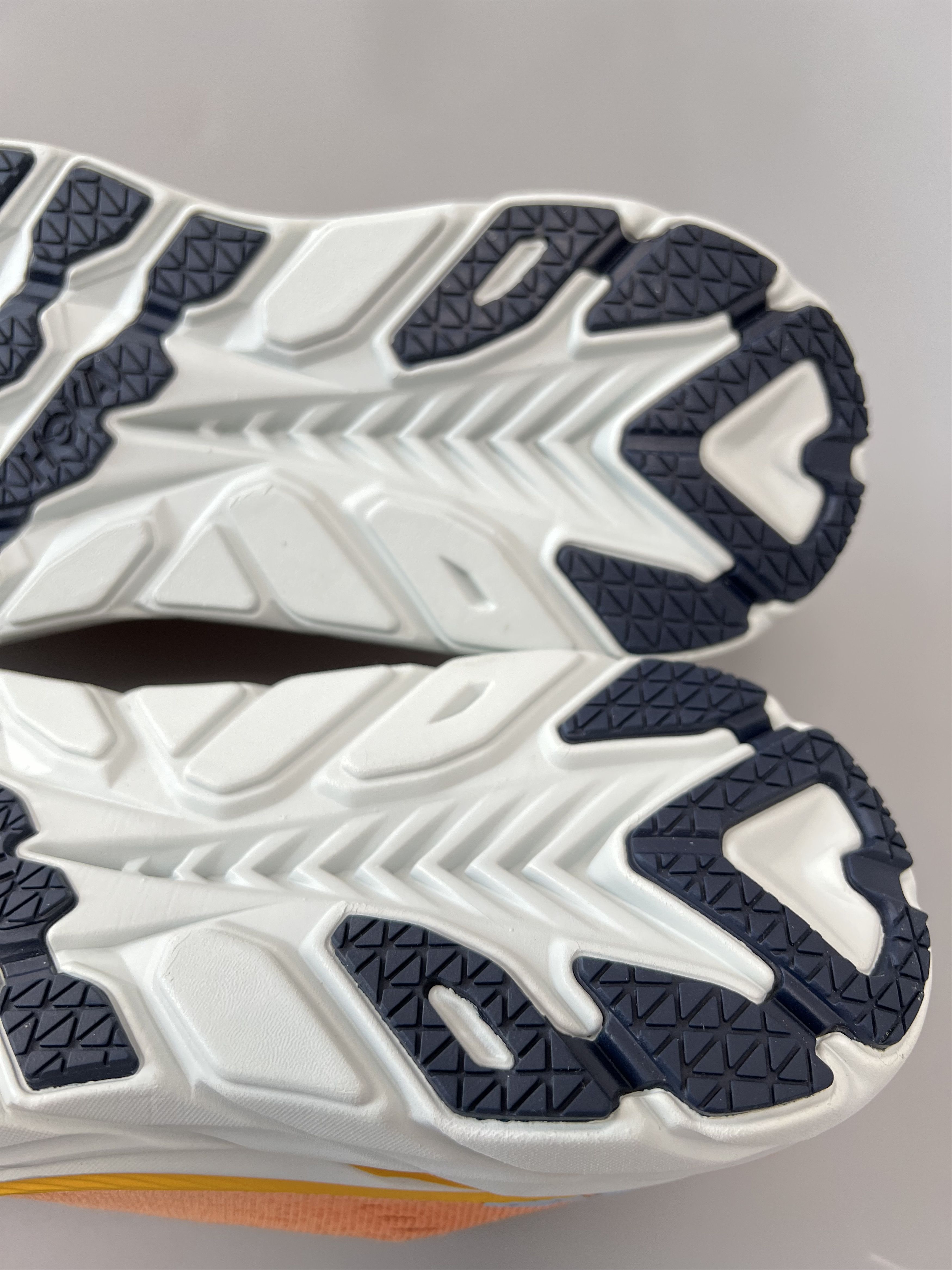 Hoka 9.5B Hoka One One Clifton 8 Running Shoes Walking Gym Size US 9.5 / IT 39.5 - 13 Thumbnail