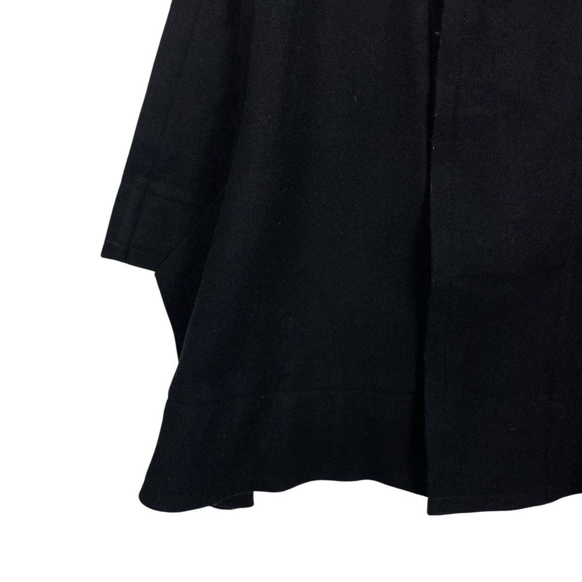 Comme des Garcons Comme Des Garcons Wool Cape Overcoat Size US S / EU 44-46 / 1 - 3 Thumbnail