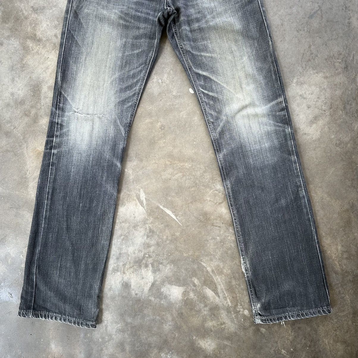 Japanese Brand Vintage Edwin Faded Black Distressed Denim Jean Pant W31 Size US 31 - 2 Thumbnail