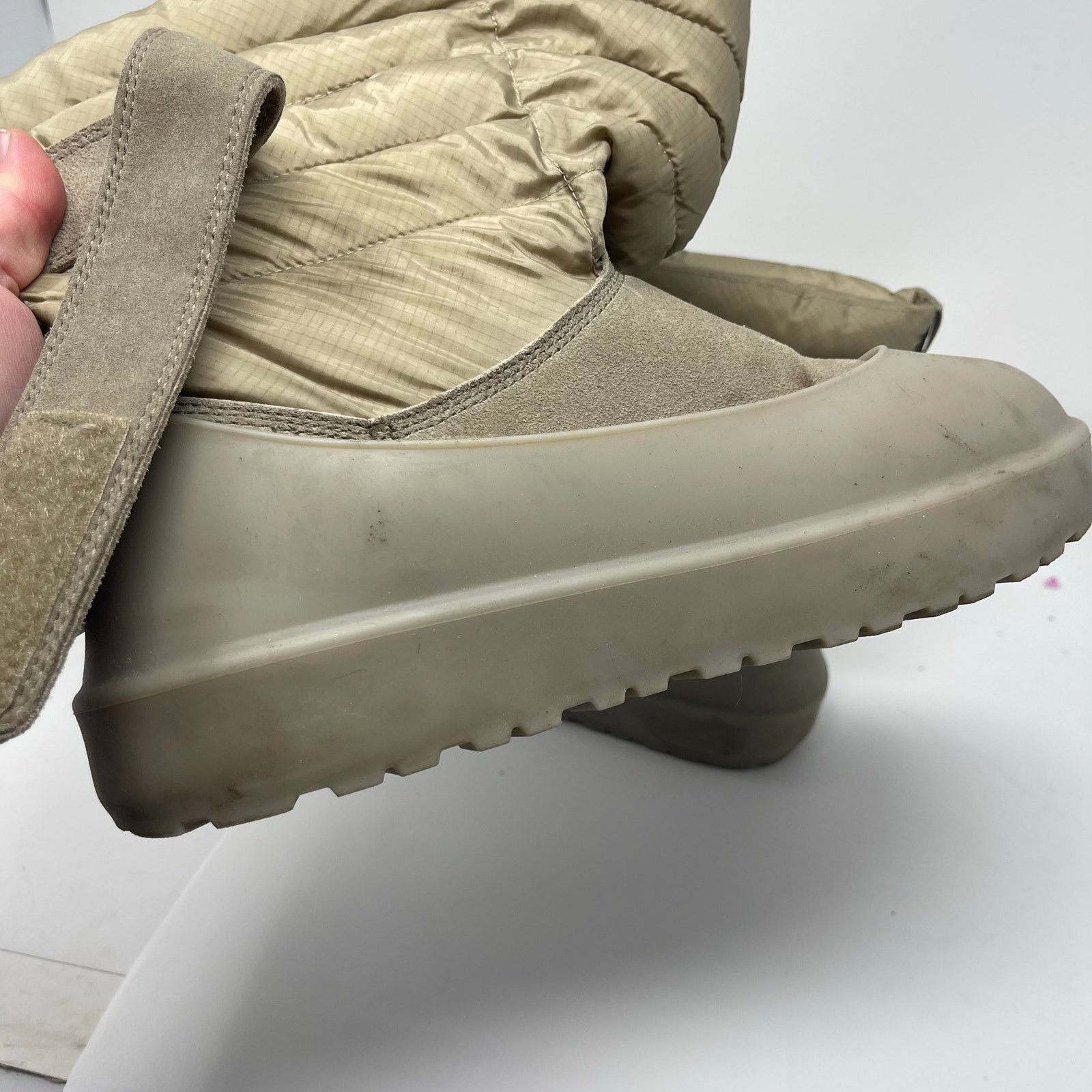Ugg UGG Classic Short Pull-On Weather Waterproof Suede Boot 7 Size US 7 / EU 40 - 8 Thumbnail