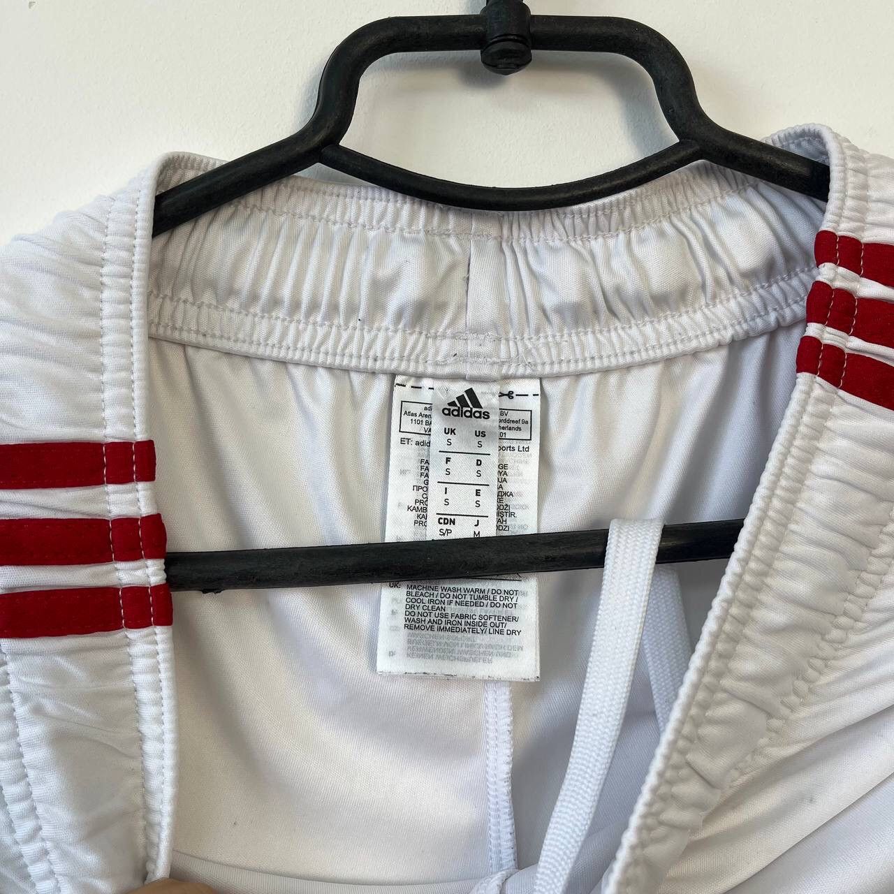 Adidas Adidas Manchester United White Shorts Size S Size US 33 - 8 Thumbnail