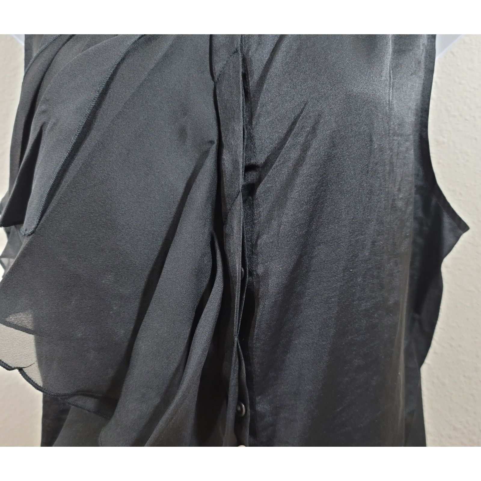 Gap Gap Black Ruffled Button Up Sleeveless Top Large Lightweight Size L / US 10 / IT 46 - 2 Thumbnail