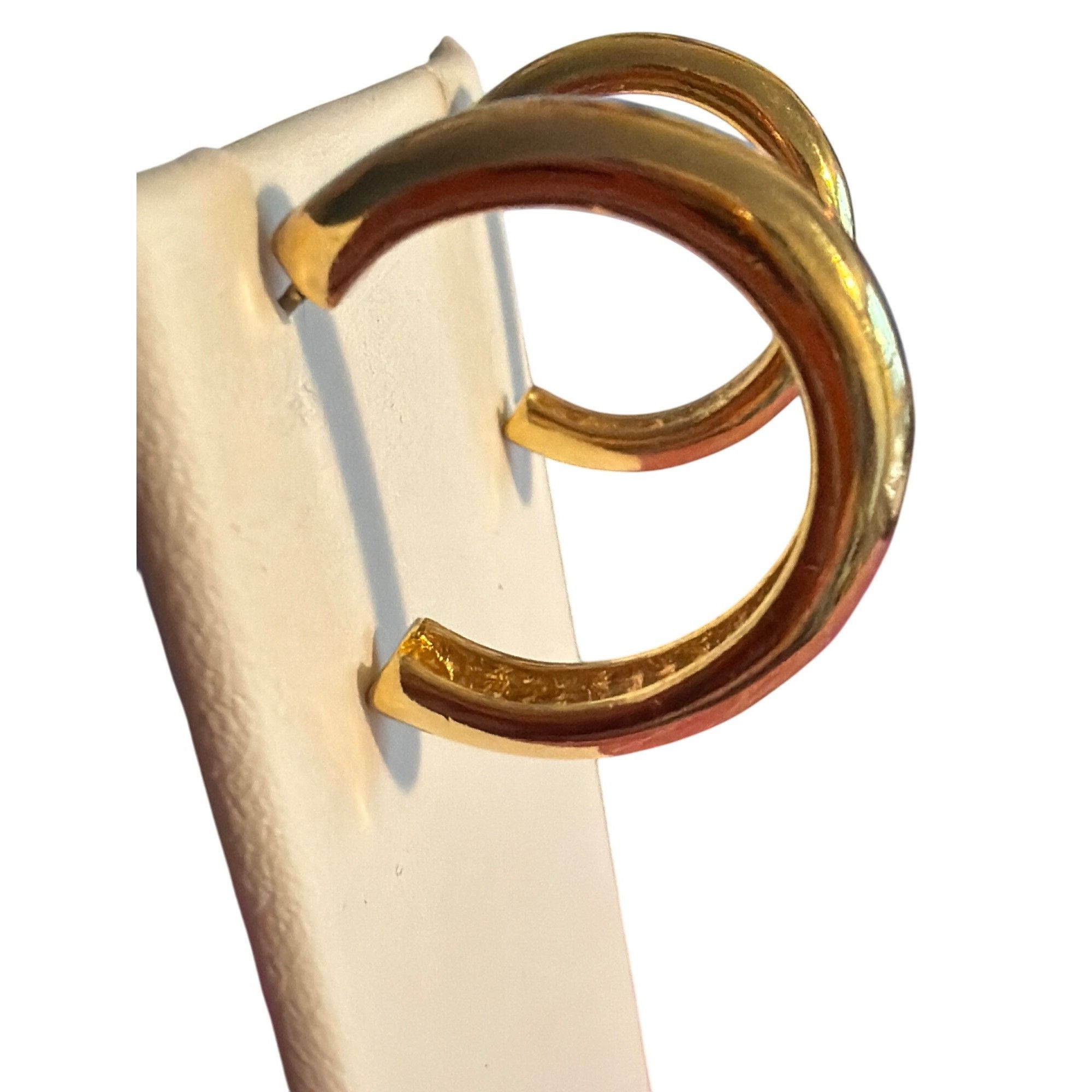 Other Gold Tone Hoop Earrings Pierced Vintage 1" Across Estate Cla Size ONE SIZE - 2 Thumbnail