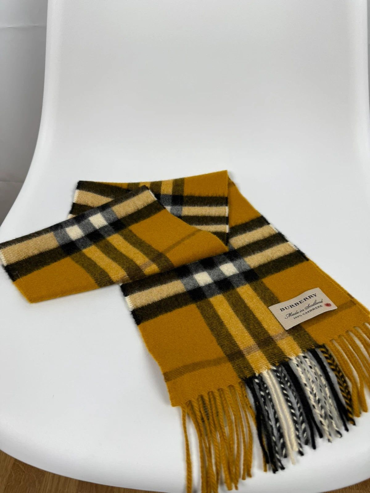 Burberry Burberry Nova Check Scarf 100% Cashmere Made In Scotland Size ONE SIZE - 3 Thumbnail