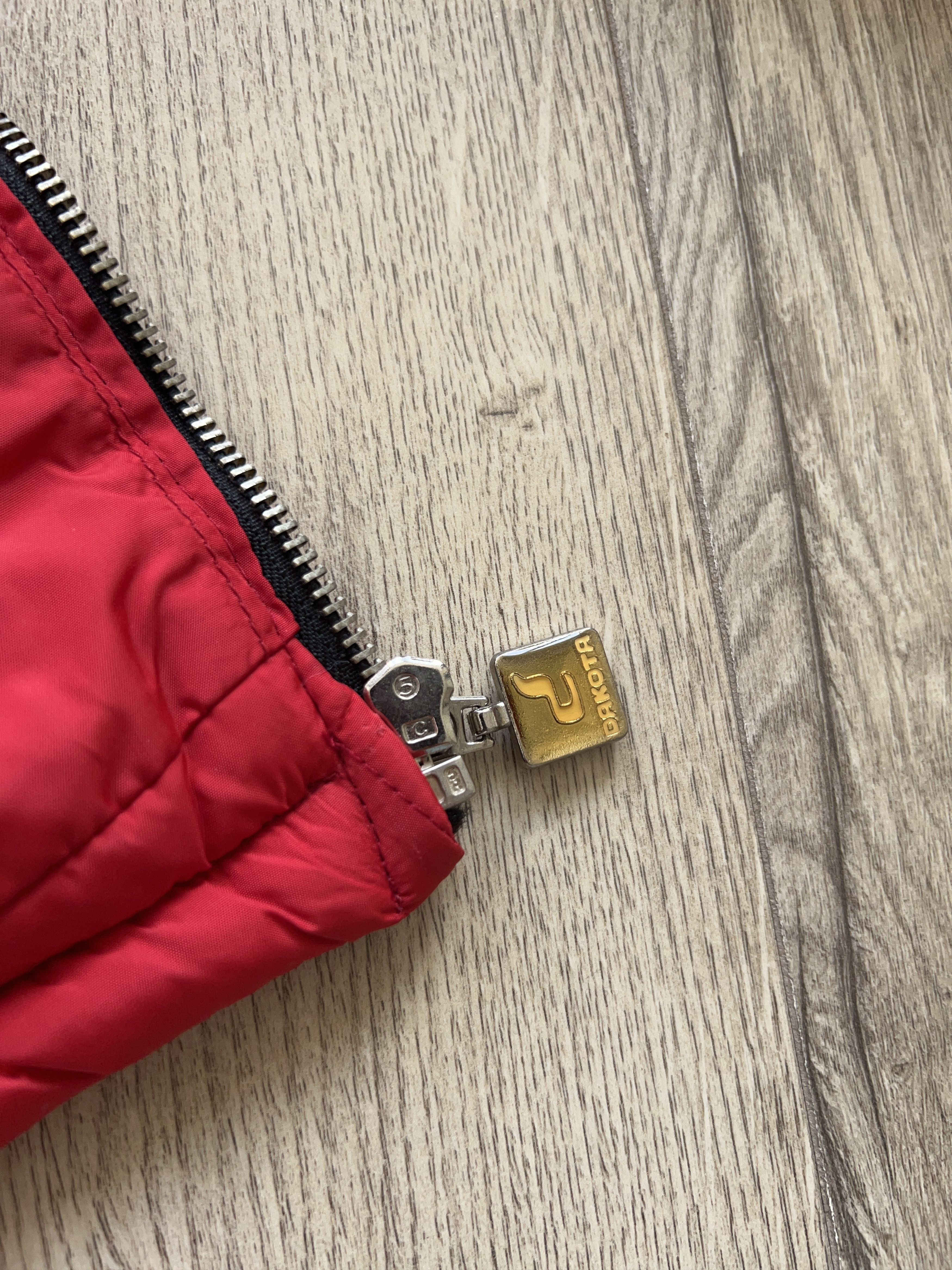 NASCAR × Vintage DAKOTA MOTORS Racing Puffer Jacket Insulated Red Daytona 500 Size US XL / EU 56 / 4 - 10 Thumbnail