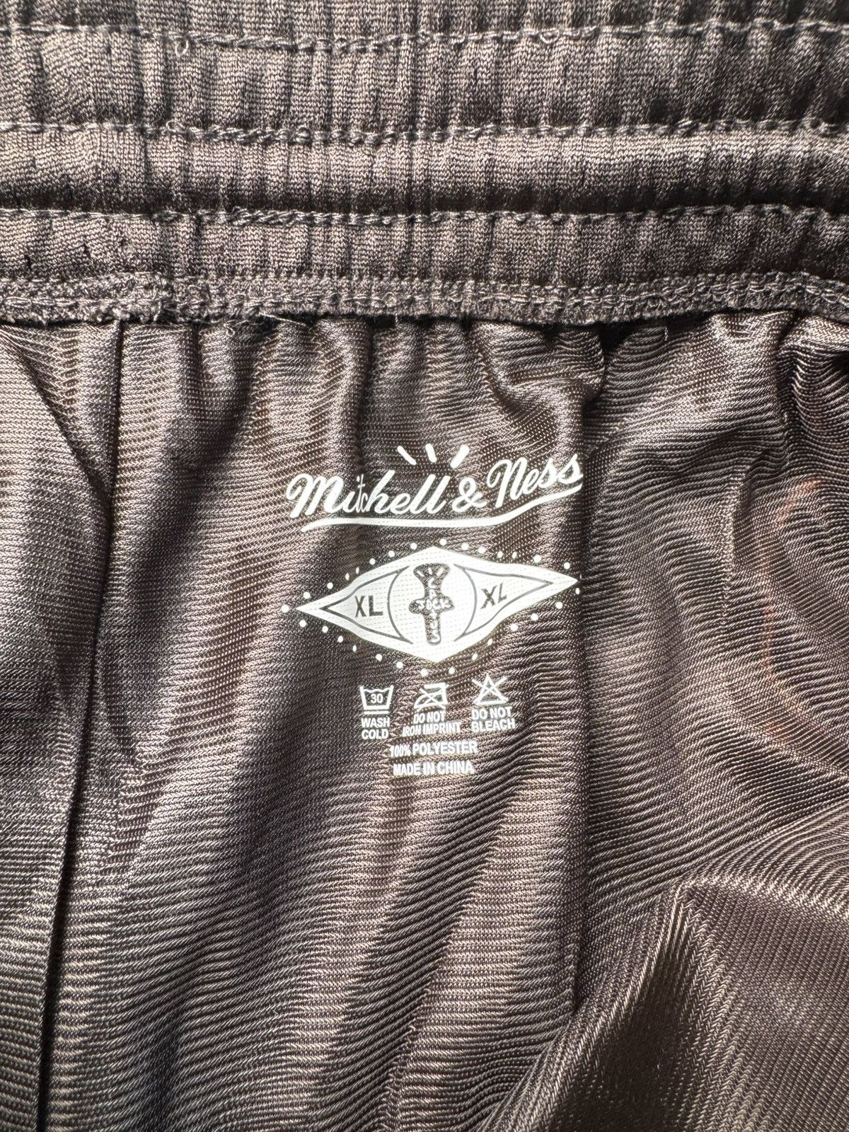 Mitchell & Ness × Travis Scott LSU tigers basketball shorts Size US 36 / EU 52 - 3 Thumbnail