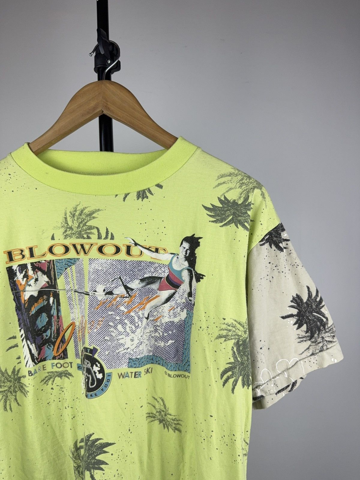 Vintage Vintage 80s Retro Surf Water Ski Blowwout Tee Shirt Size US M / EU 48-50 / 2 - 2 Thumbnail