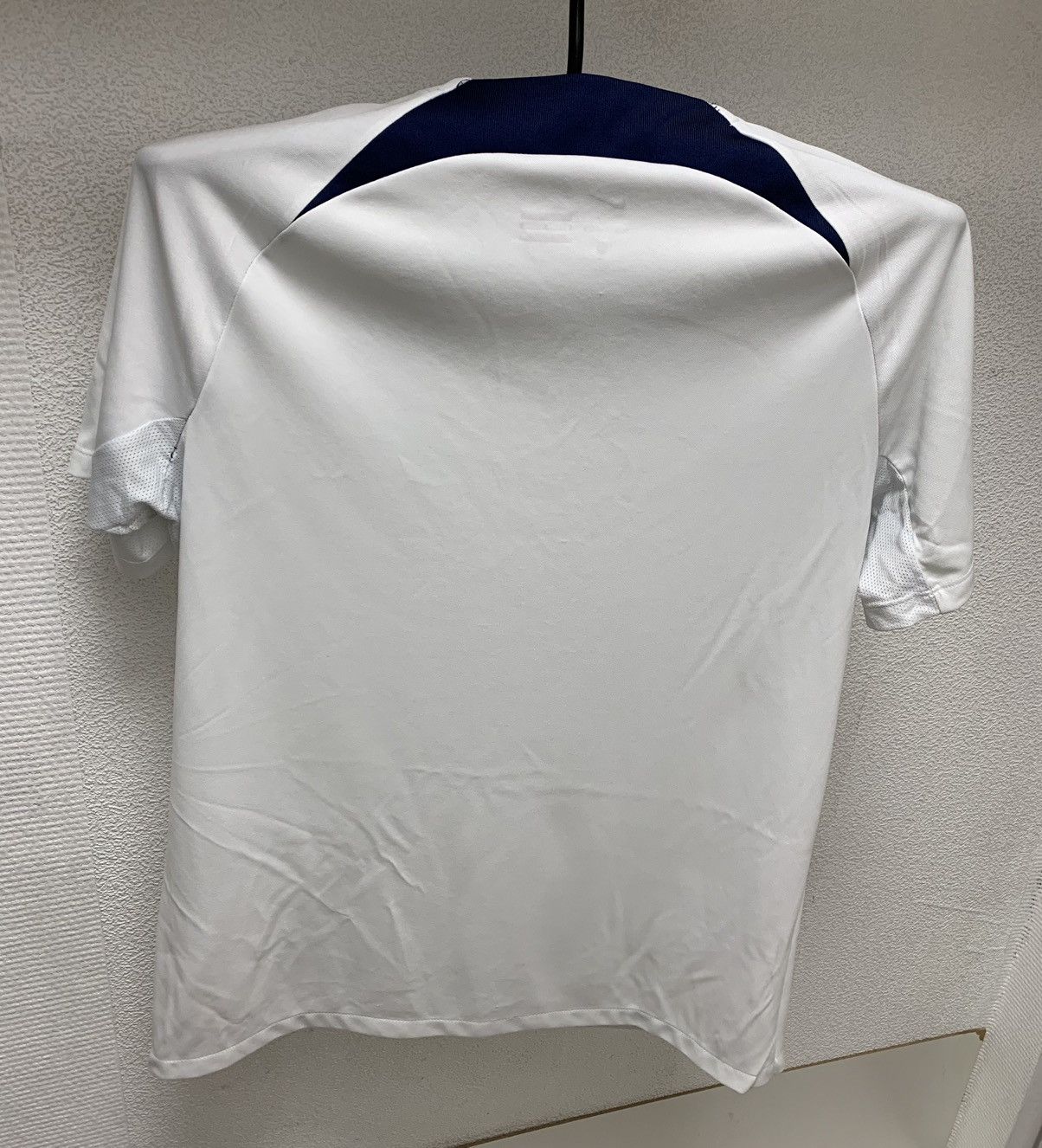 Nike Paris Saint Germain PSG white soccer jersey L sz training Size US L / EU 52-54 / 3 - 6 Thumbnail