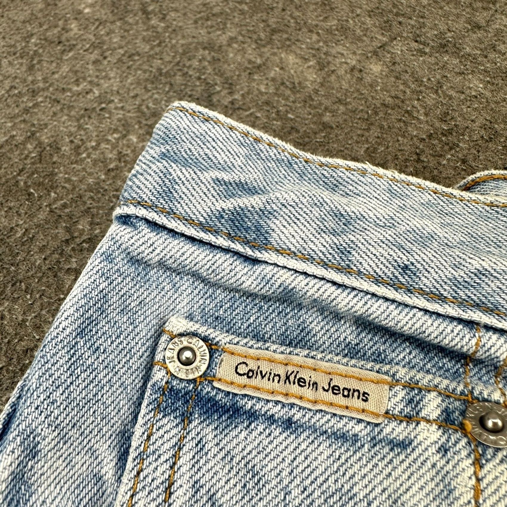 Calvin Klein Calvin Klein Jeans Mens 30x32 Blue Relaxed Fit Denim Straight 5-Pocket Distressed Y2K Baggy Inseam 32 Light Wash Jeans Men Size US 32 / EU 48 - 7 Thumbnail