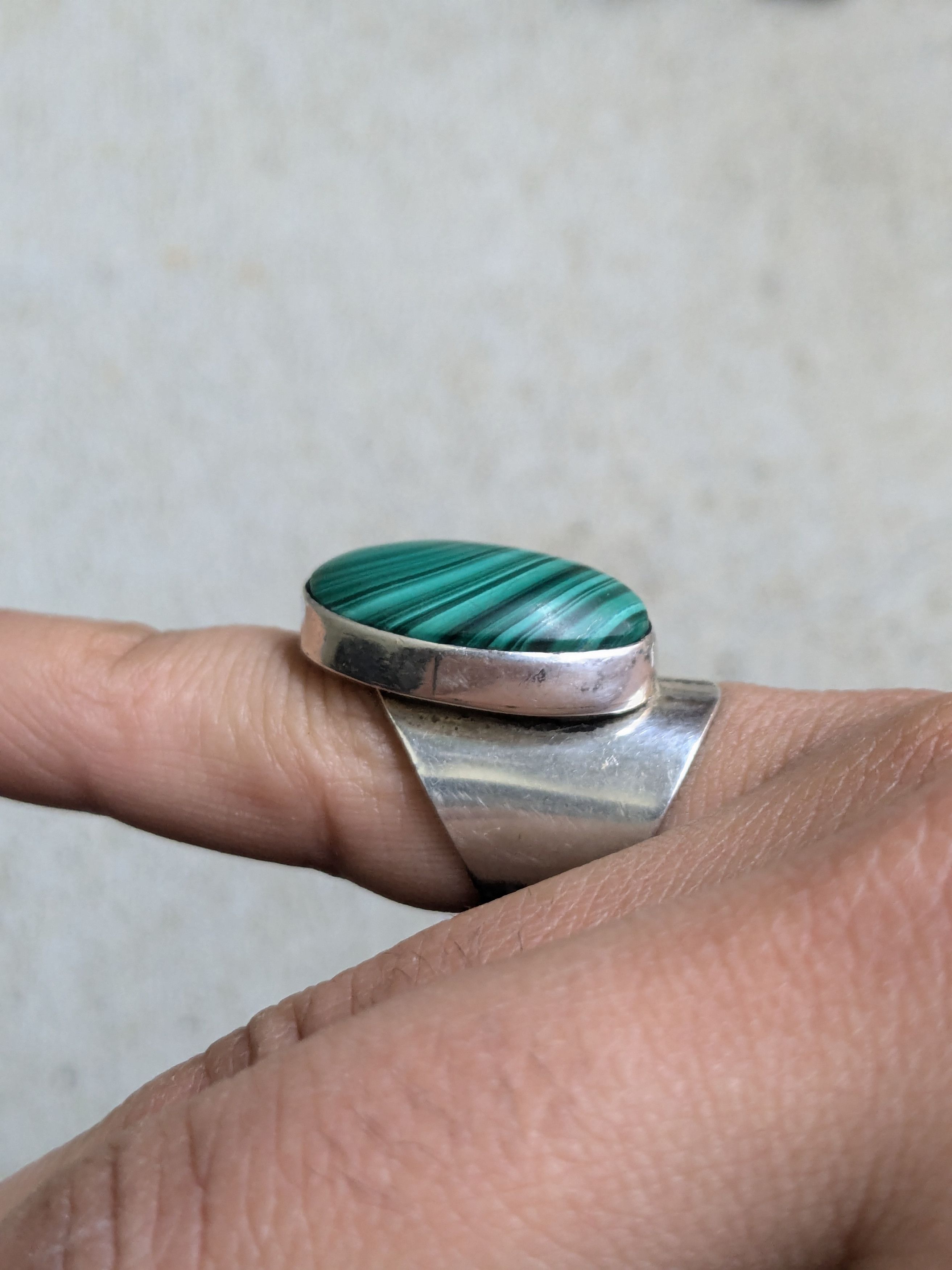 Jewelry Vintage Sterling Silver Ring Green Malachite Modern Abstract Size ONE SIZE - 9 Thumbnail