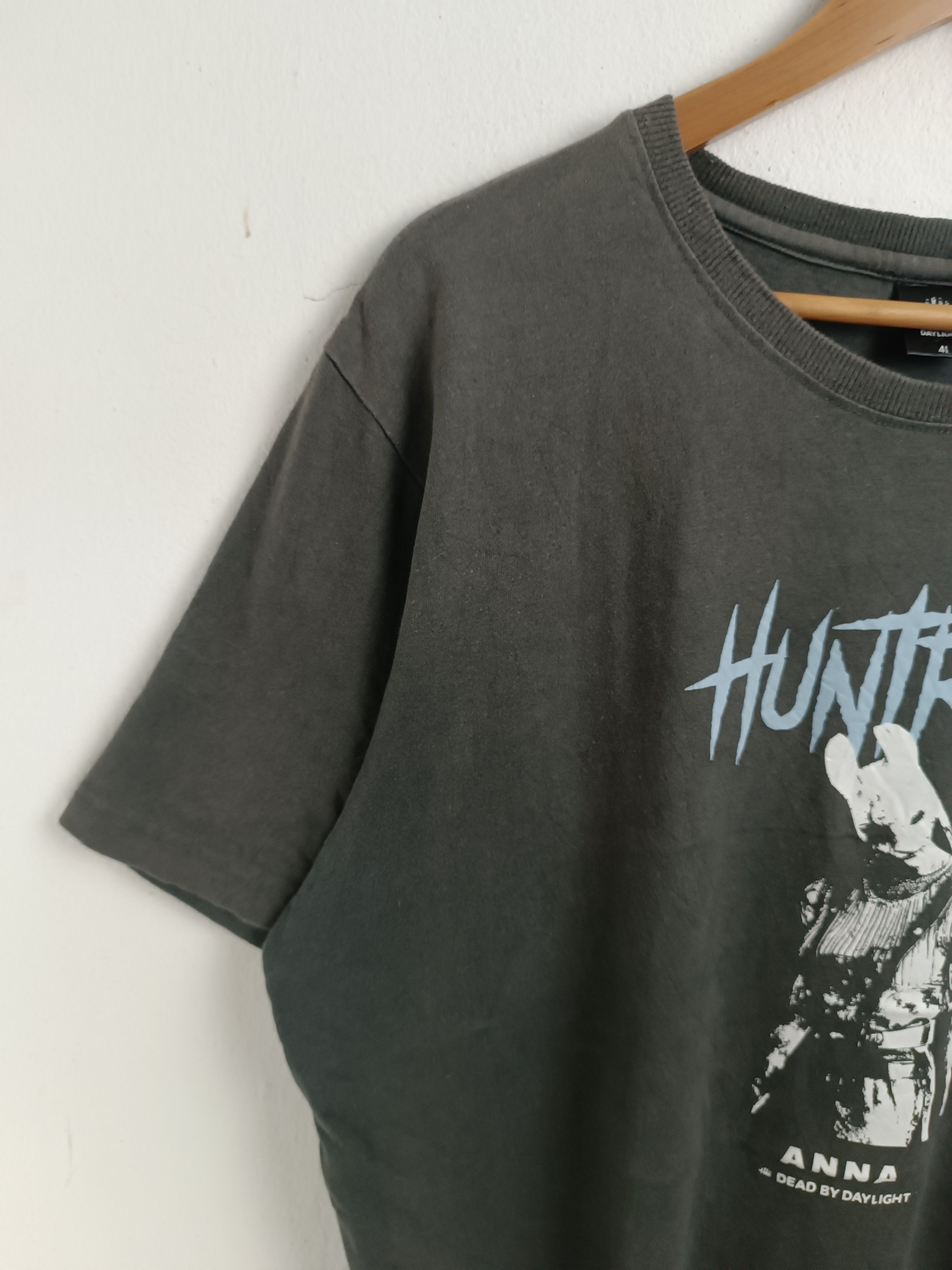 Playstation VINTAGE DEAD BY DAYLIGHT HUNTRESS ANNA GAMES PS5 PC Size US XL / EU 56 / 4 - 5 Thumbnail