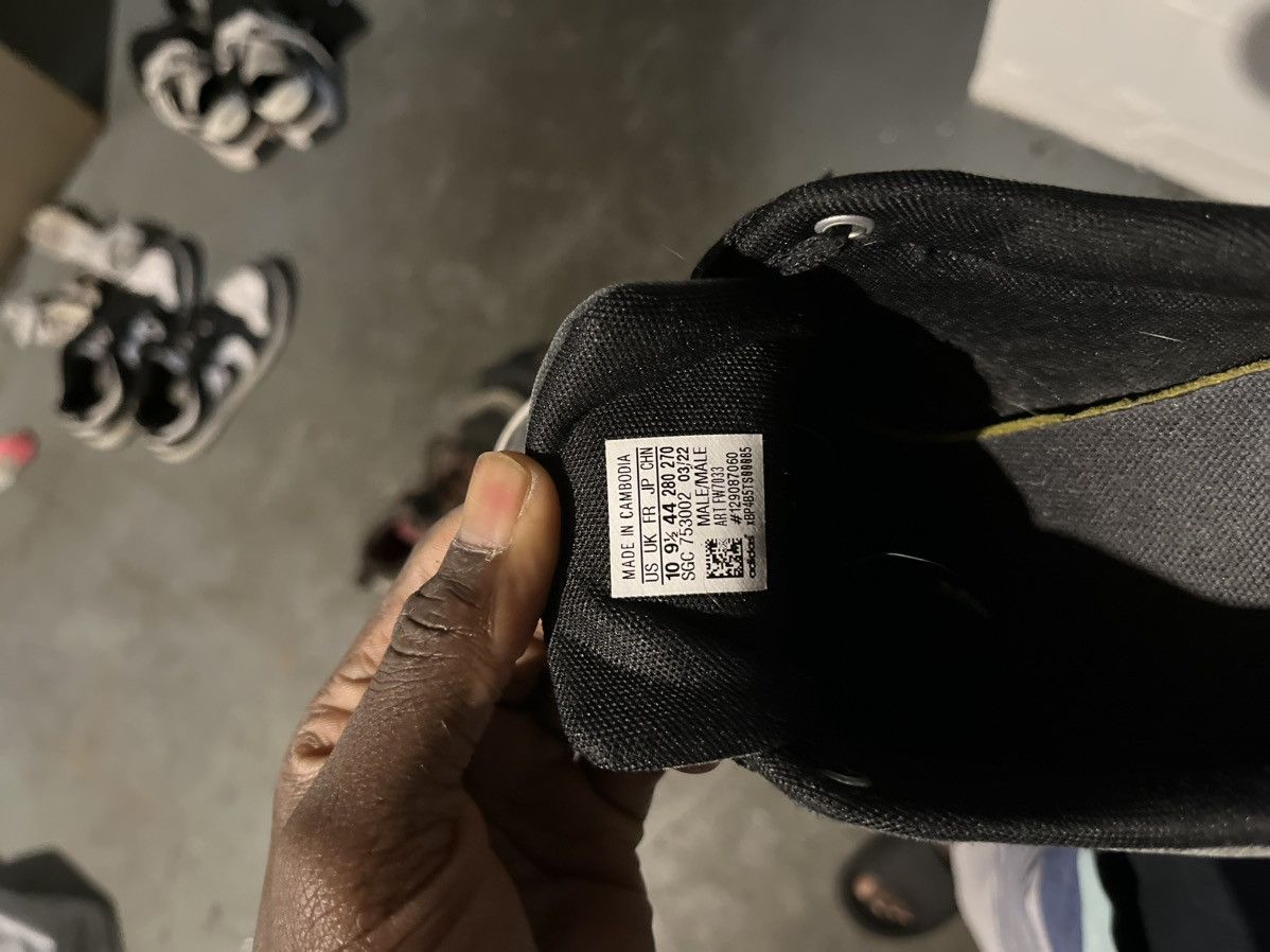 Adidas Adidas shoes Size US 10.5 / EU 43-44 - 6 Thumbnail