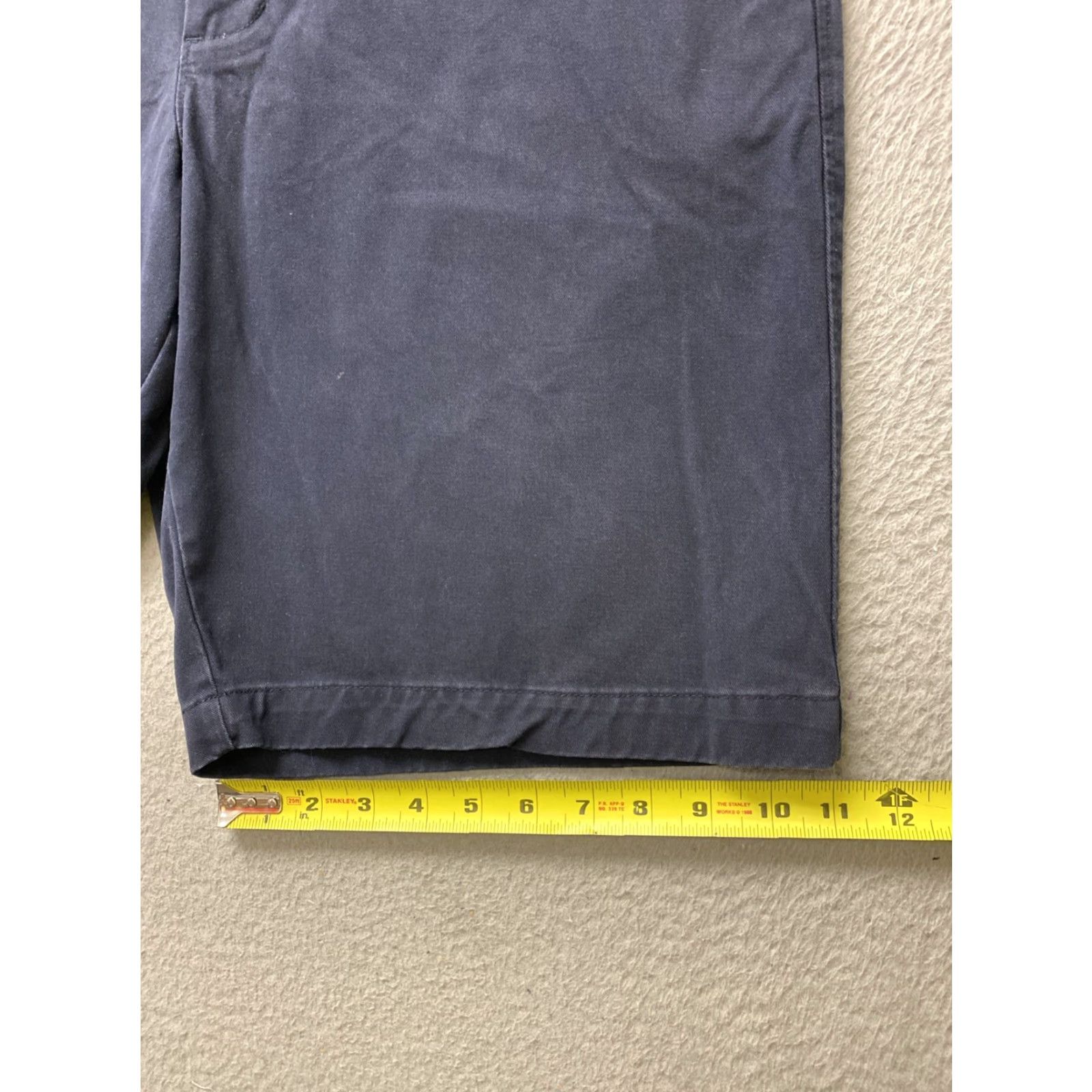 Banana Republic Banana Republic Shorts Men Size 36 Navy 10" Inseam Chino Zip Solid Pockets Casual Spring Summer Size US 36 / EU 52 - 6 Thumbnail