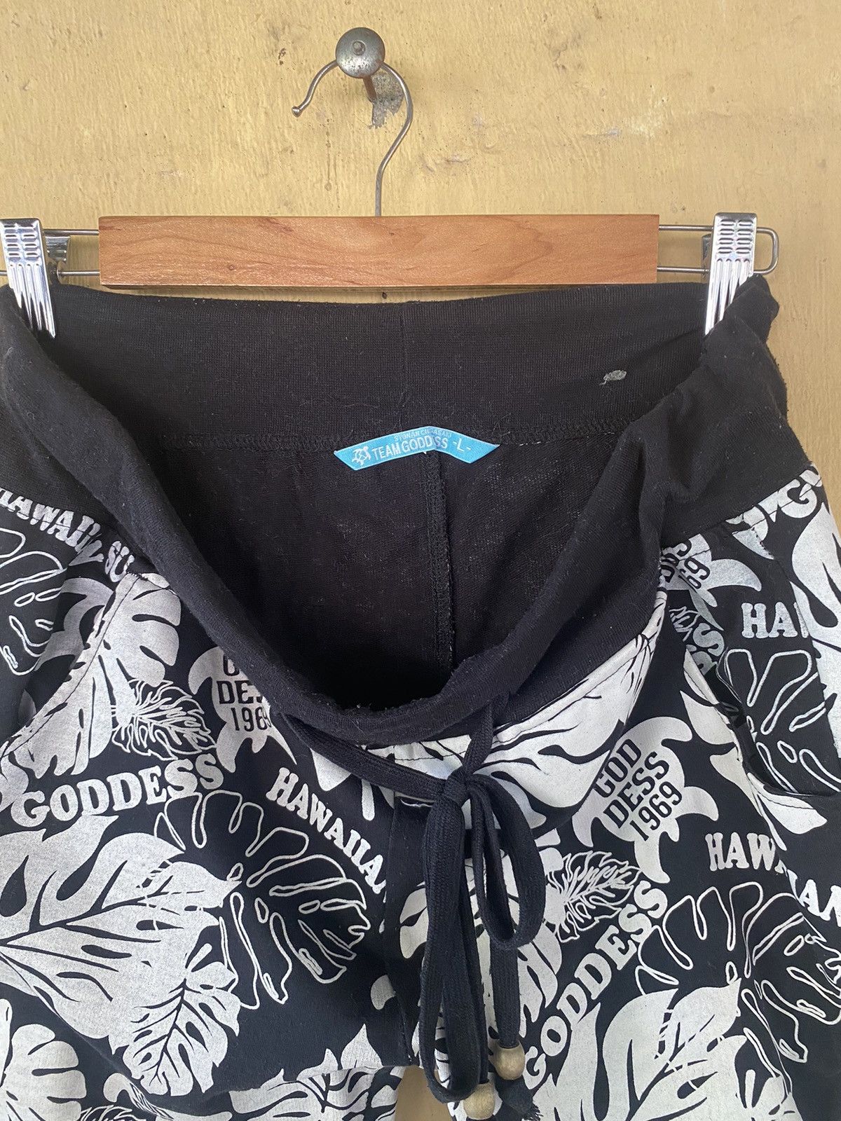 Japanese Brand Team Goddis Gyonan Chisasaki Hawaii Flowers Japanese Brand Size 30" / US 8 / IT 44 - 11 Thumbnail