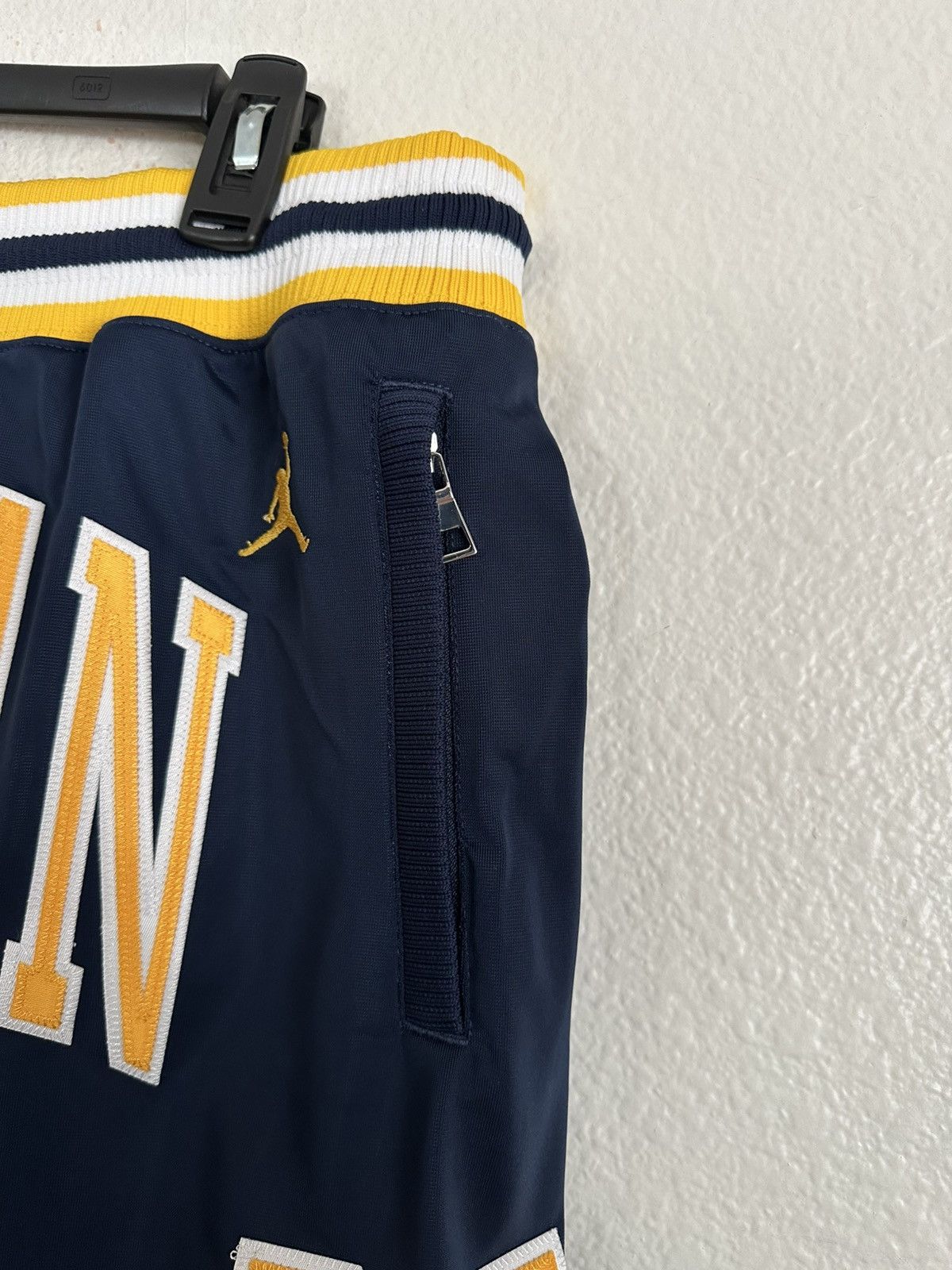 Just Don Air Jordan Just Don Michigan Wolverines PE Shorts RARE Size US 32 / EU 48 - 7 Thumbnail