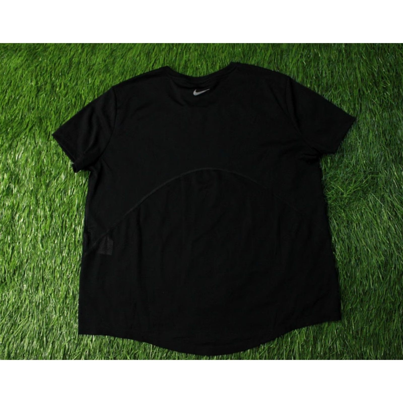 Nike Nike Running Miler Dri-FIT Shirt Women L Jersey Black 2025 Training Short Sleeve Reflective Logo Nike Dri-FIT Womens L Size L / US 10 / IT 46 - 7 Thumbnail