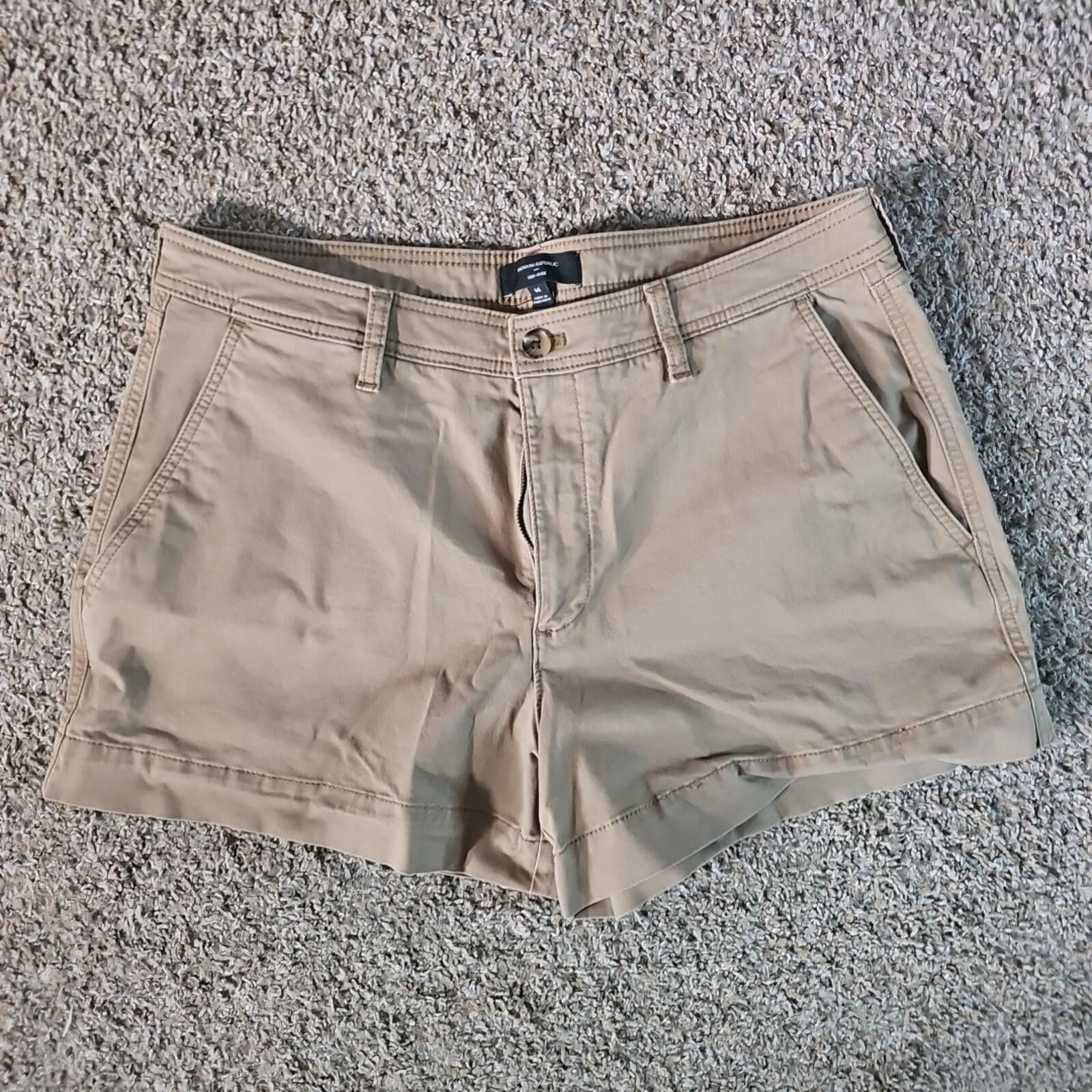 Banana Republic Banana Republic 14 Midrise Brown Shorts Size 36" / US 14 / IT 50 - 1 Thumbnail