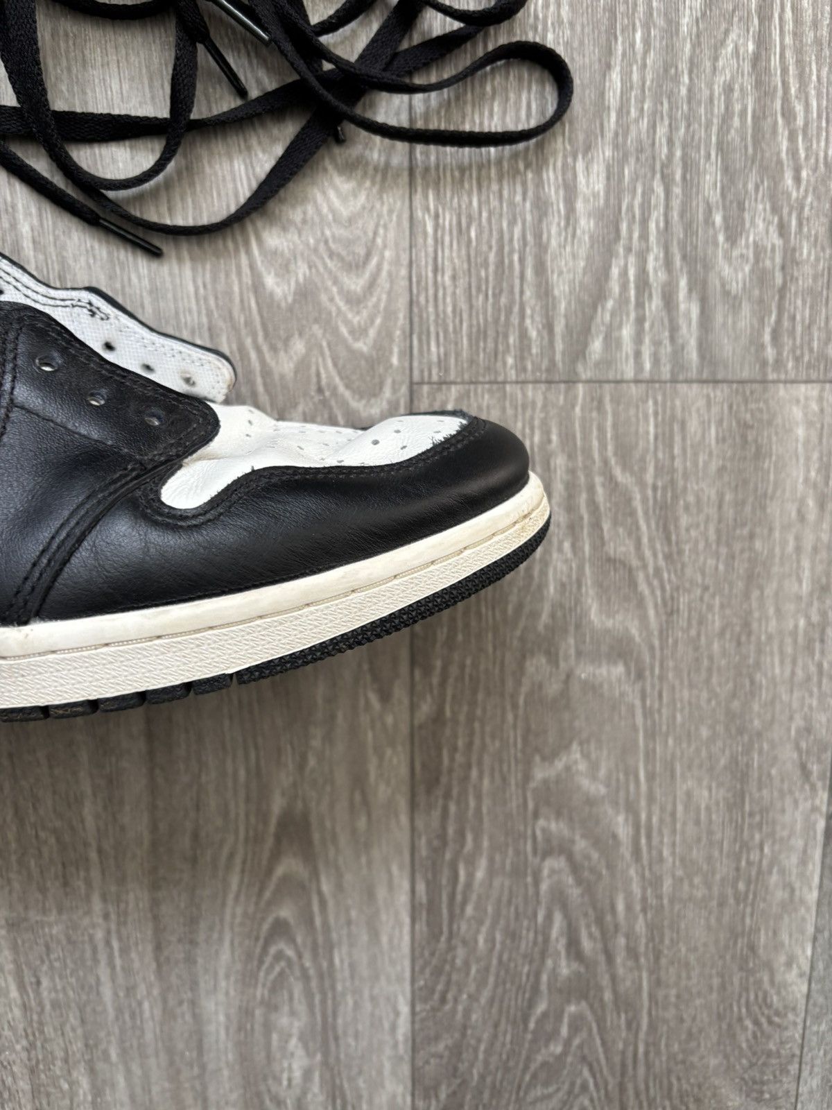 Jordan Brand Air Jordan 1 Retro High OG “Dark Mocha” Size US 12 / EU 45 - 7 Thumbnail