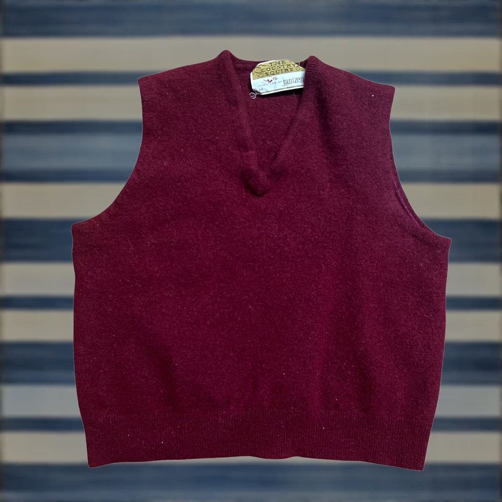 Vintage VINTAGE The Country Squire Vest Women's Burgundy Size Medium Cropped Top Size M / US 6-8 / IT 42-44 - 1 Thumbnail