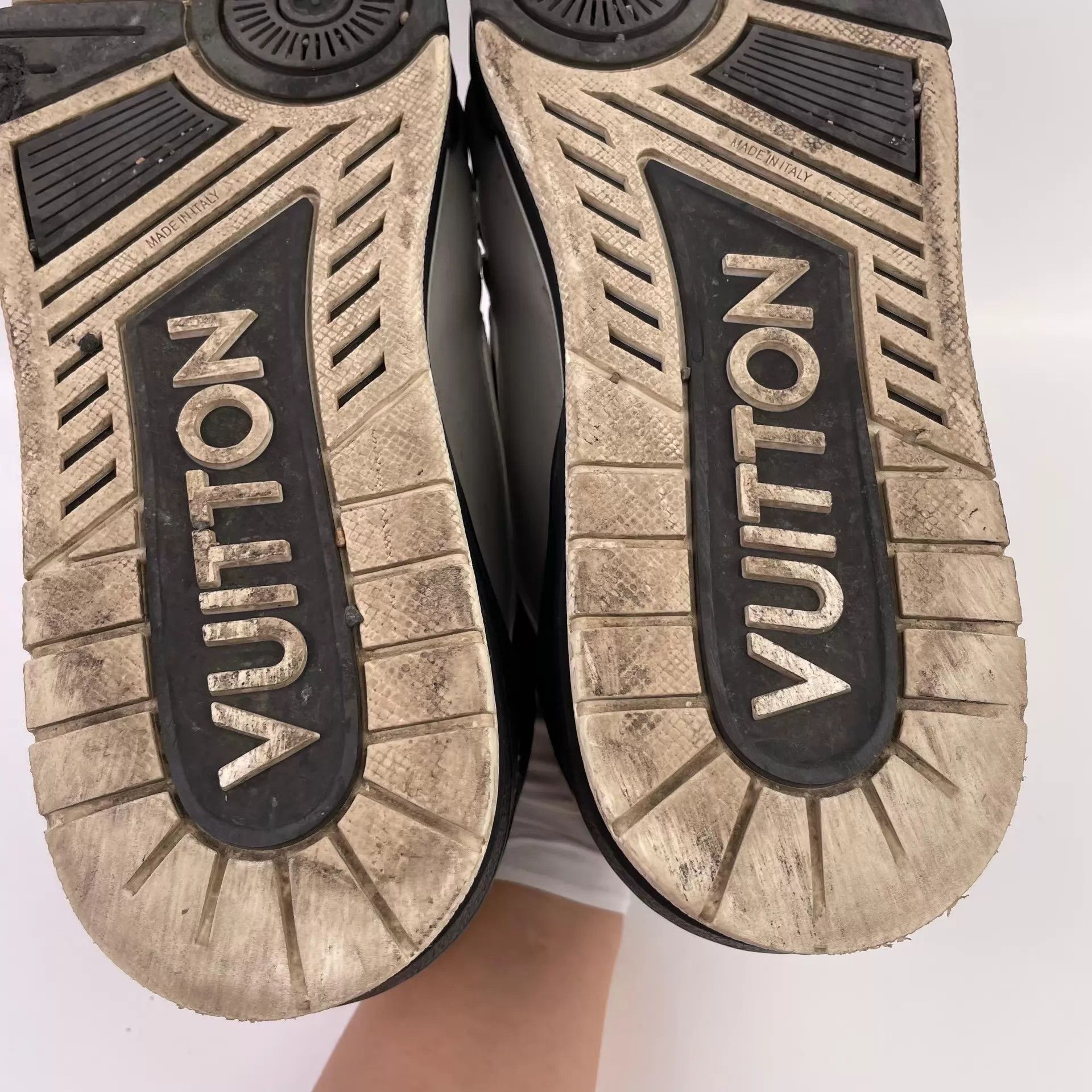 Louis Vuitton LV Trainer Black Leather UK9 Size US 10 / EU 43 - 8 Thumbnail