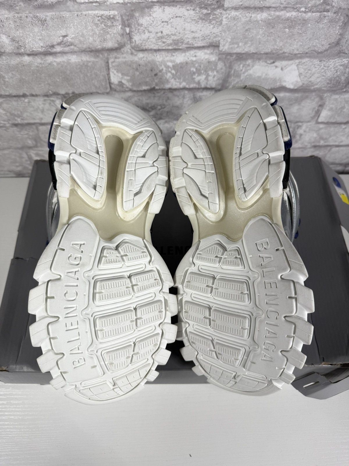 Balenciaga Balenciaga Tracks LED Size 8US/41EU Size US 8 / EU 41 - 5 Thumbnail