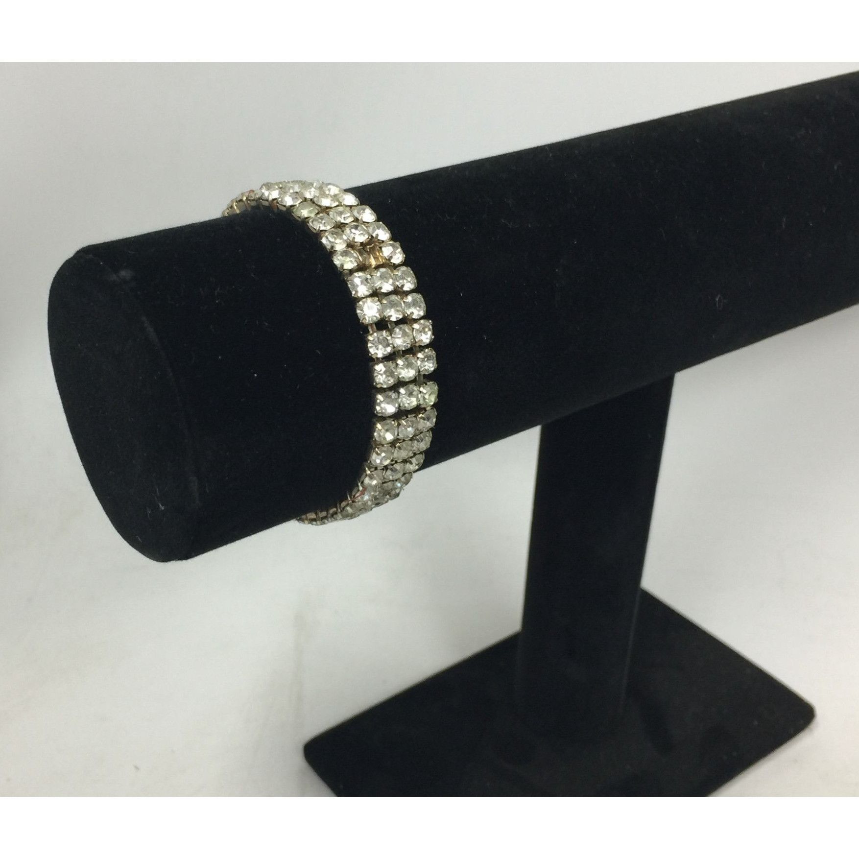 Other Women's Classy Elegant Silver Toned Rhinestone Bracelet Size ONE SIZE - 2 Thumbnail