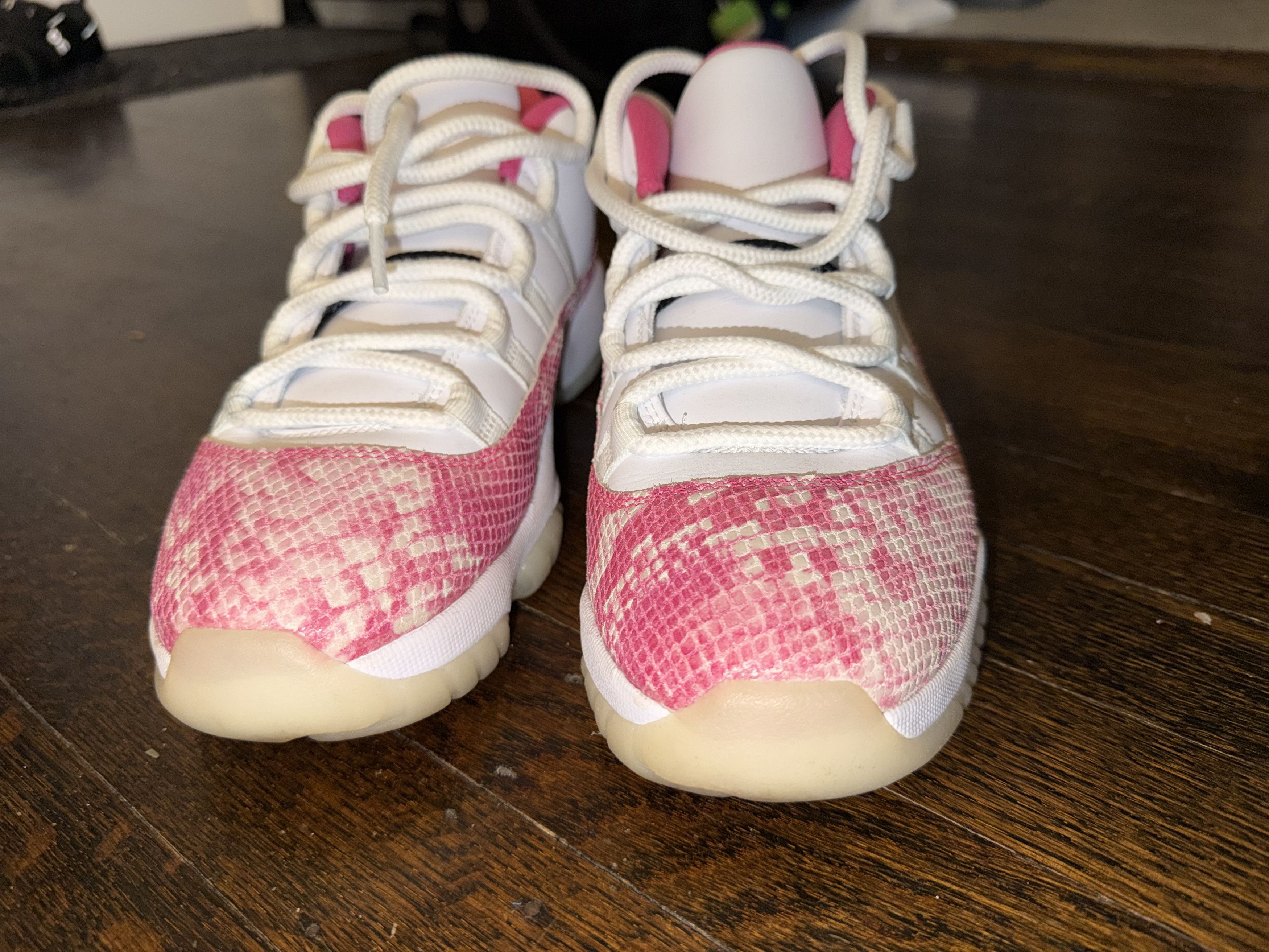 Jordan Brand Women’s Air Jordan 11 Retro Low 'Pink Snakeskin' (2018) Size US 9 / IT 39 - 3 Thumbnail