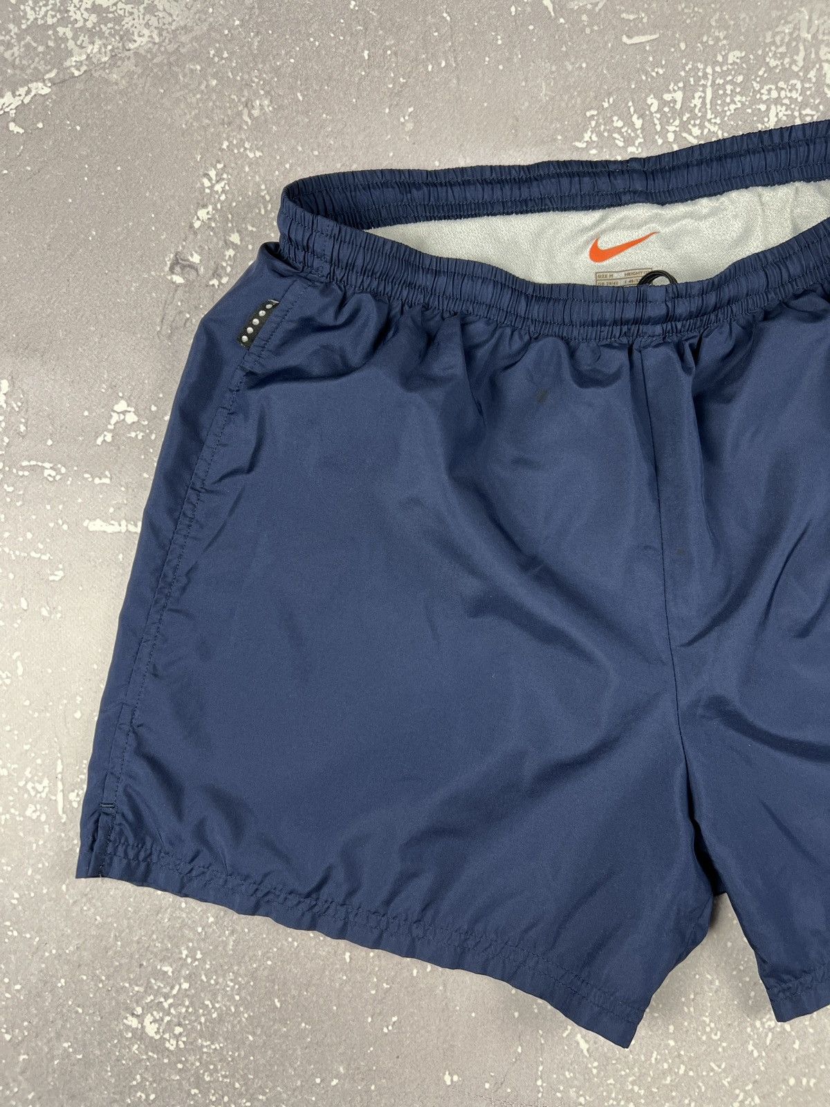 Nike Vintage Nike Mini Swoosh Nylon Shorts Mens Medium Size US 31 - 3 Thumbnail