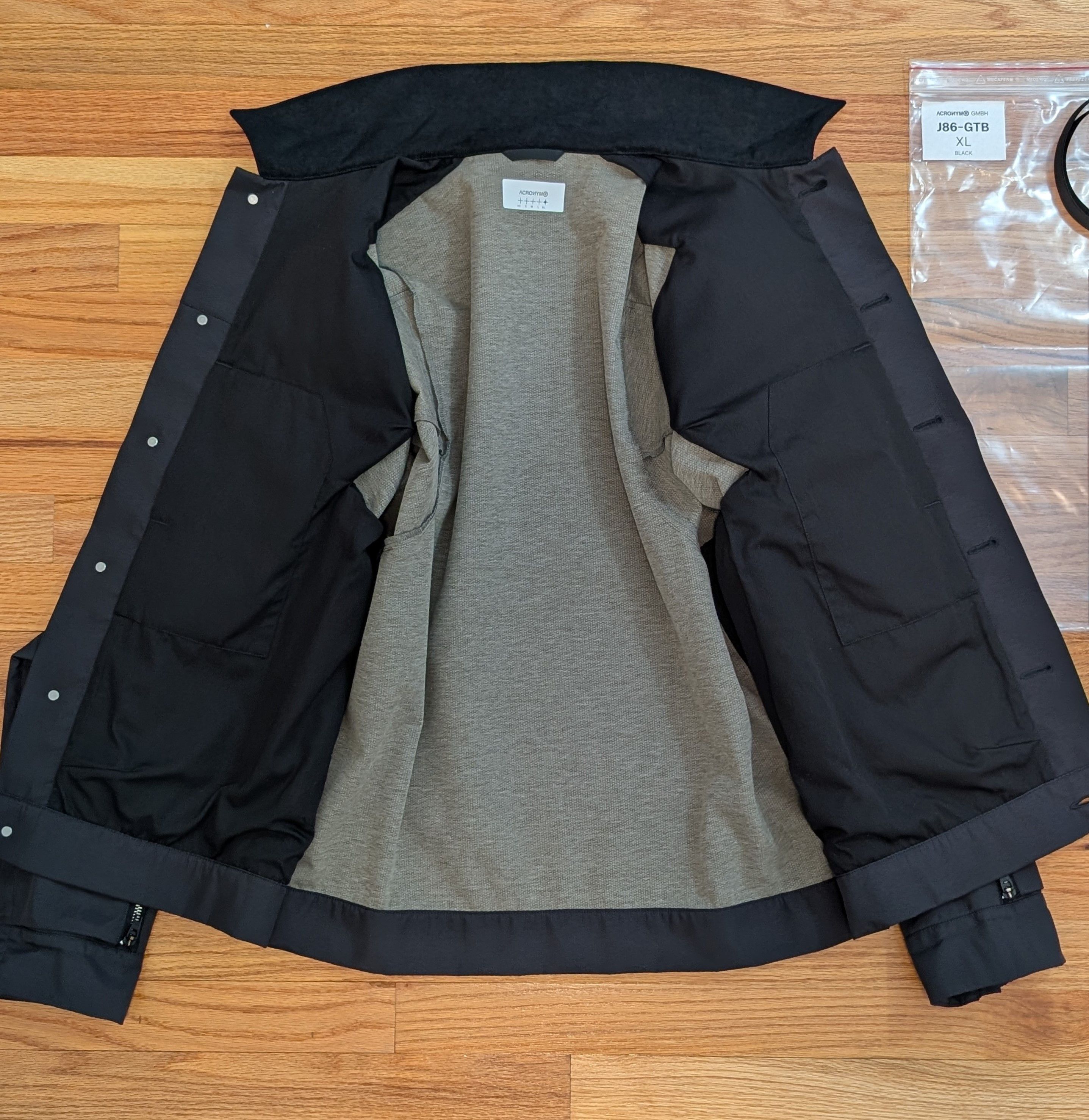 Acronym ACRONYM J86-GTB Black Size XL (Full Pack) Size US XL / EU 56 / 4 - 4 Thumbnail