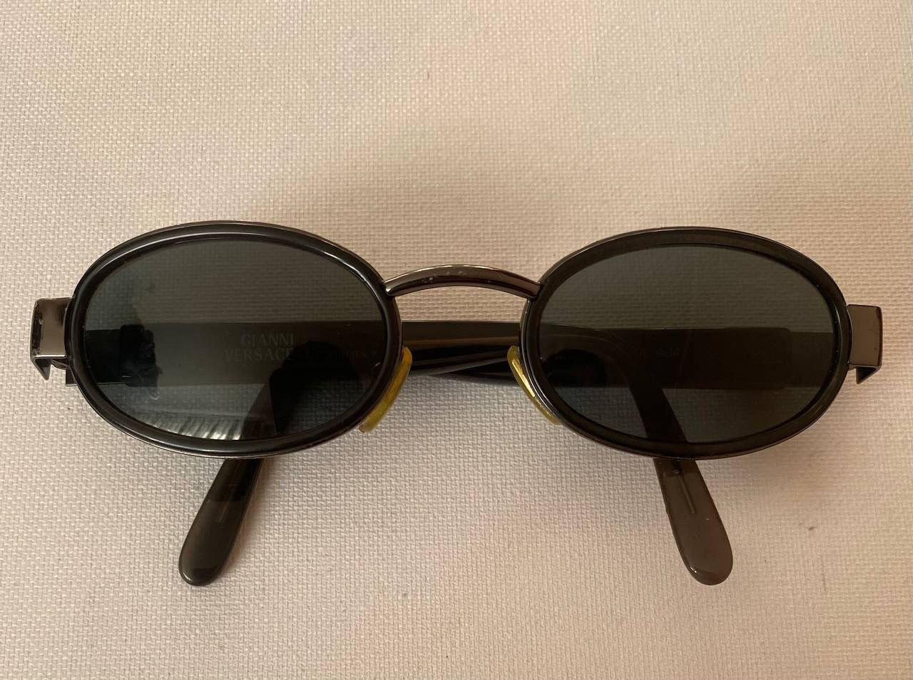 Versace Gianni Versace 1996 Vintage Oval Silver Medusa Sunglasses Size ONE SIZE - 1 Thumbnail
