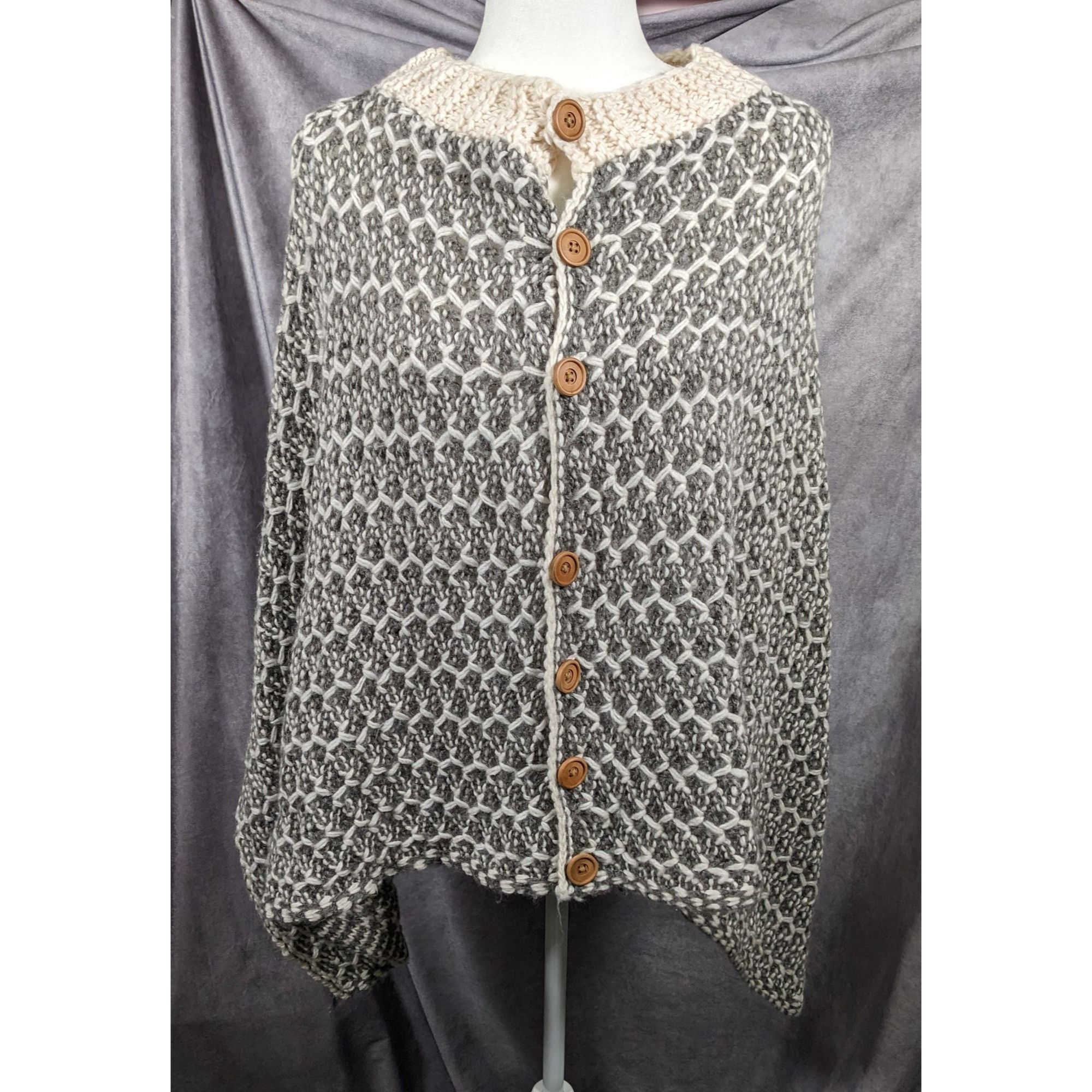 Other Simply Noelle Grey And White Chunky Knit Button Down Poncho Size ONE SIZE - 6 Thumbnail