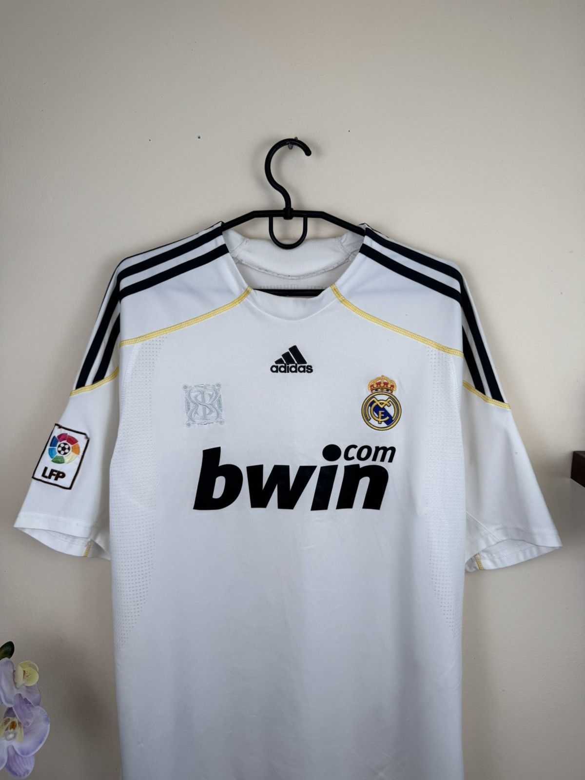 Adidas Adidas Real Madrid 2009-10 Home Jersey SHIRT Adidas L Size US L / EU 52-54 / 3 - 7 Thumbnail