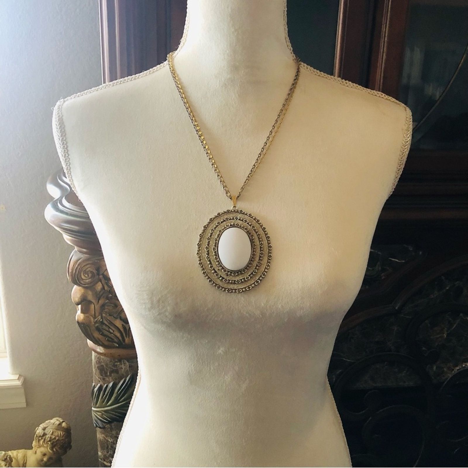 Vintage Vintage 60s Florenza large white cabochon filigree necklace Size ONE SIZE - 6 Thumbnail