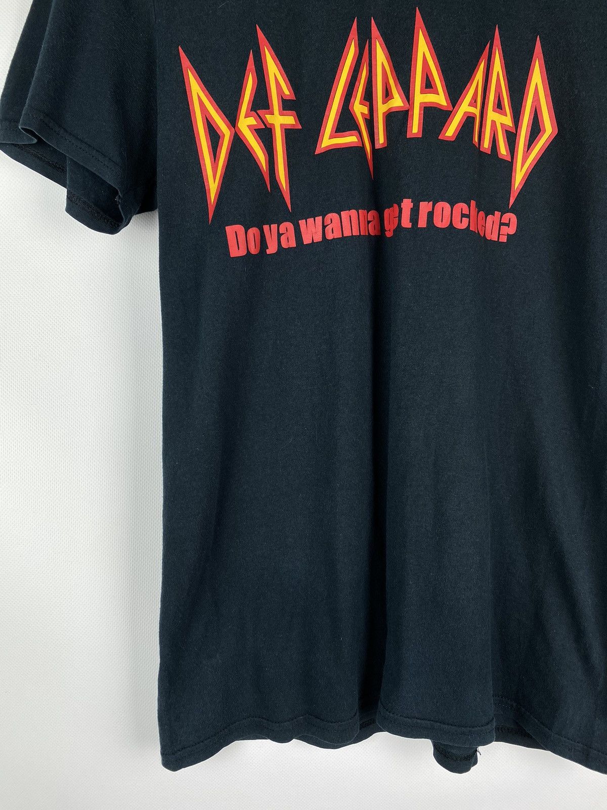 Band Tees Def Leppard vintage Do You Wanna Get Rocked Band T Shirt Size US S / EU 44-46 / 1 - 7 Thumbnail