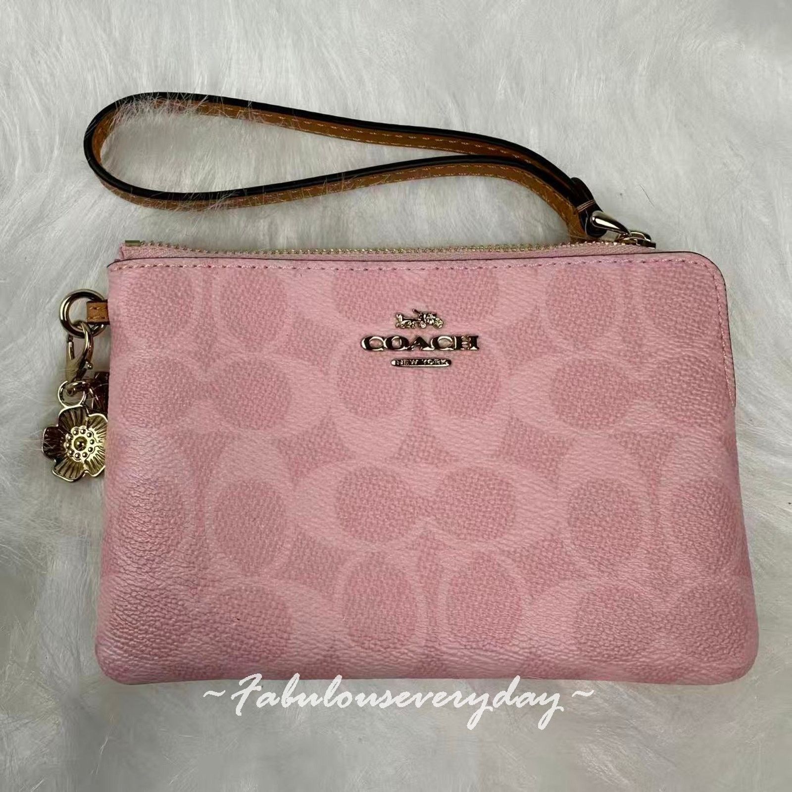 Coach Coach Corner Zip Wristlet Sig Canvas Charms Powder Pink Size ONE SIZE - 1 Thumbnail