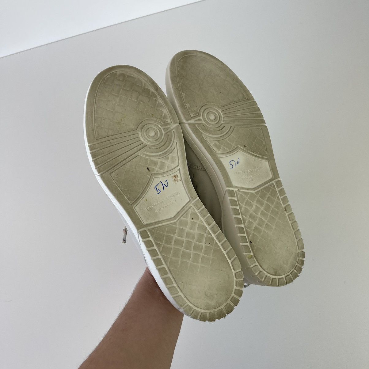 Bottega Veneta Bottega Veneta Intrecciato Low Top Leather Sneakers White Size US 9 / EU 42 - 9 Thumbnail