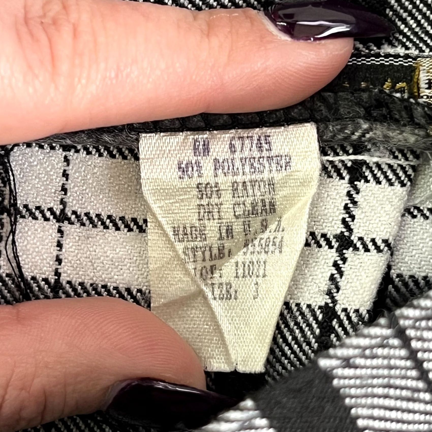 Vintage Y2K MGR It's Our Universe Skirt Womens 3 Black Plaid Pleated Mini Skater Punk Size 26" / US 2 / IT 38 - 4 Thumbnail
