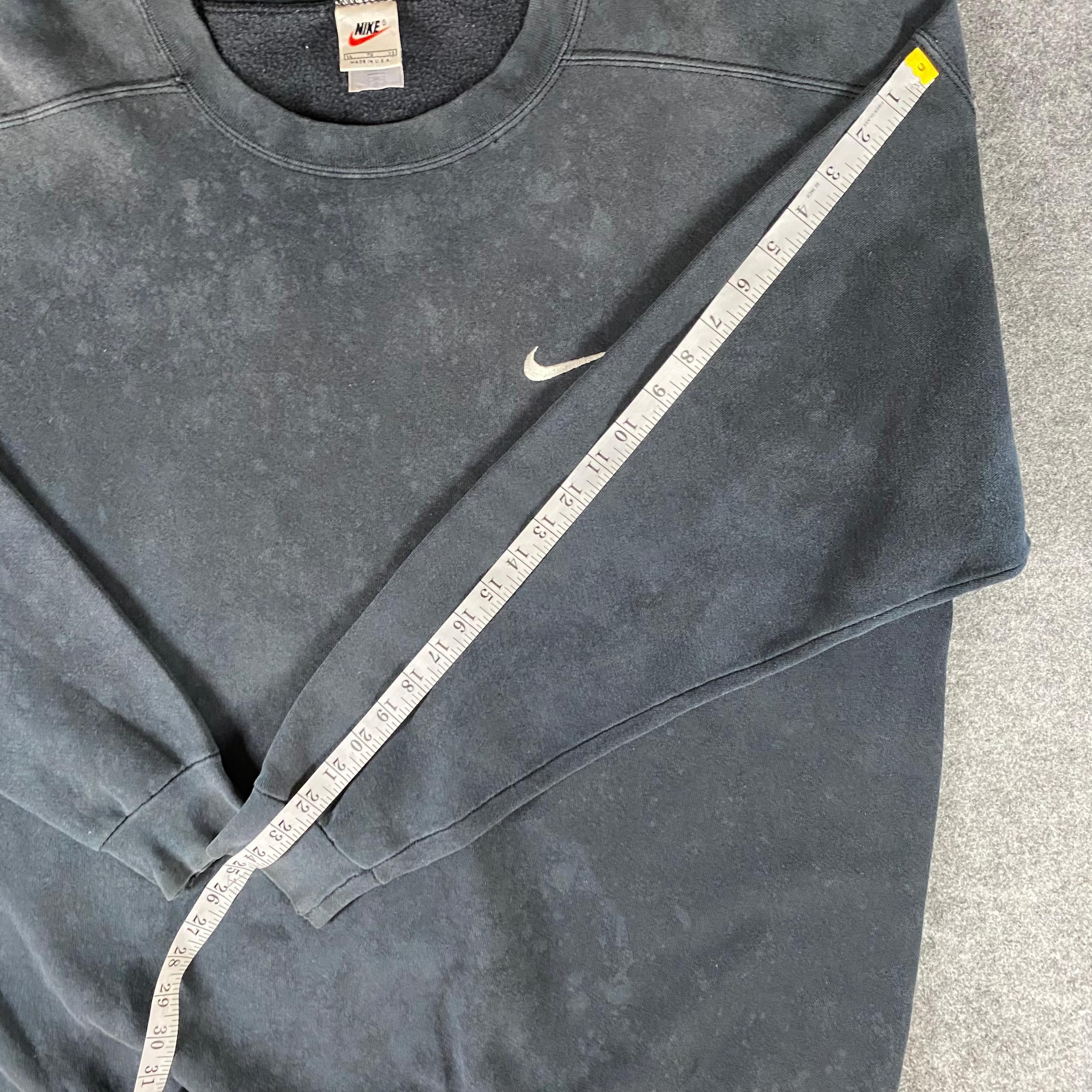 Nike Vintage 90s Nike Small Logo Distressed Sweatshirt Size US L / EU 52-54 / 3 - 5 Thumbnail
