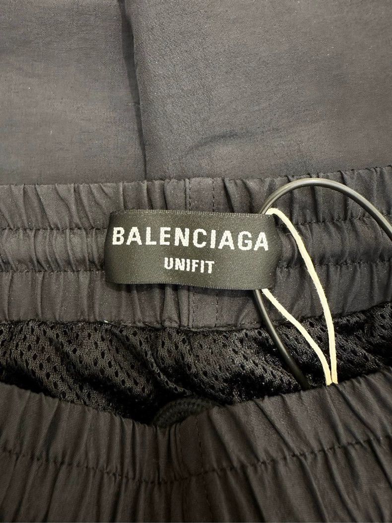 Balenciaga Balenciaga size xs Nylon school pants with black embroidery Size US 28 / EU 44 - 7 Thumbnail