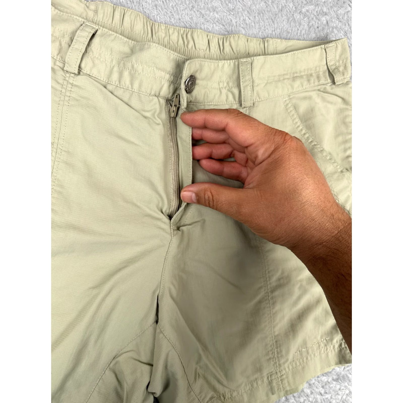 Vintage Columbia Cargo Shorts Women 10 Green 100% Nylon Stowable Hiking Camping 32x5.5 Regular Mens Womens Girls not applicable Size 32" / US 10 / IT 46 - 5 Thumbnail