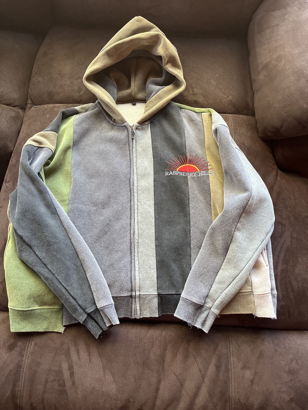 G.V.G.V. × Streetwear × Vintage GV Gallery Raspberry Hills Bonsai zip ...