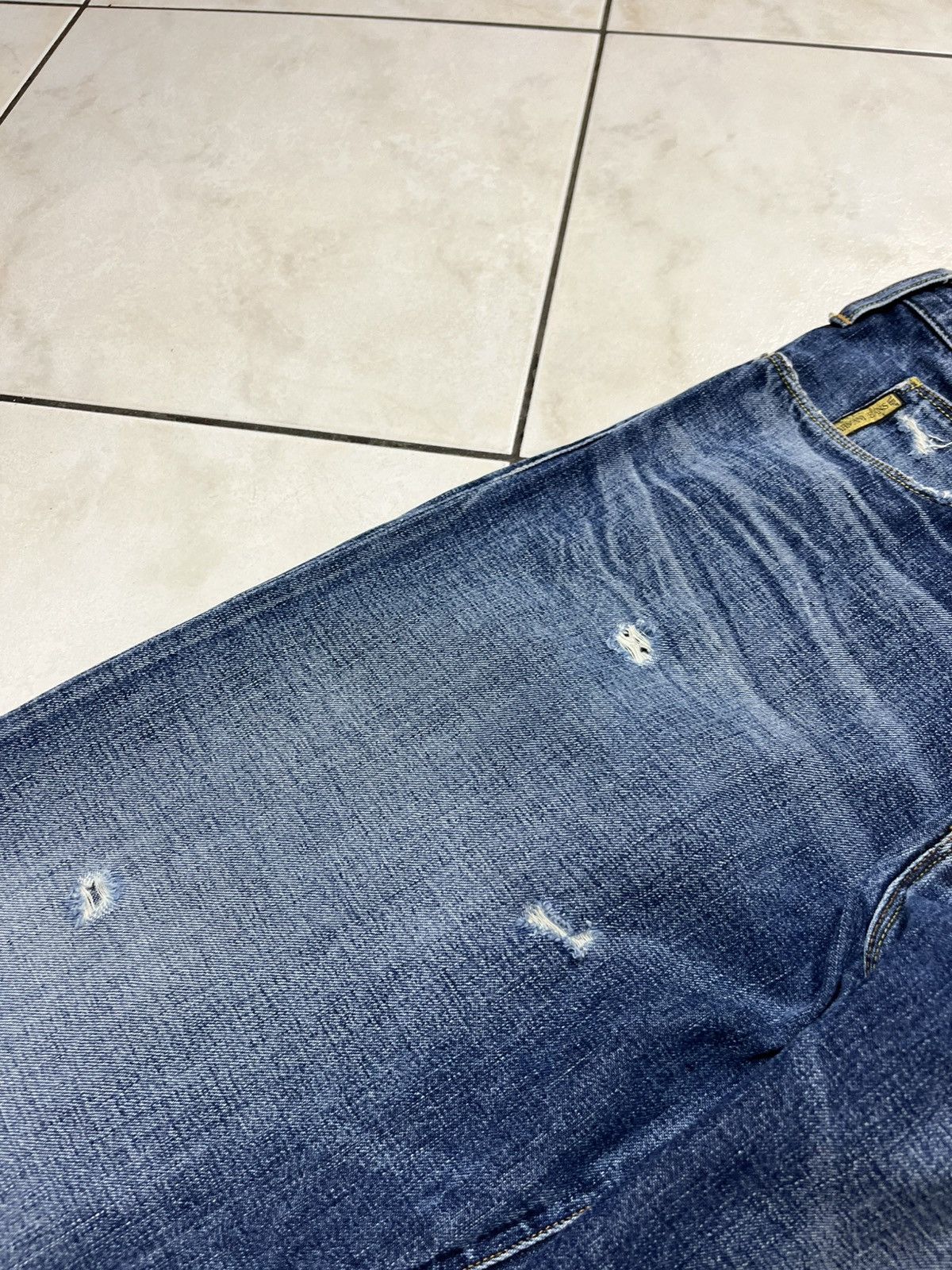 Armani × Giorgio Armani Vintage Armani jeans distressed denim y2k washed J21 regular Size US 33 - 11 Thumbnail