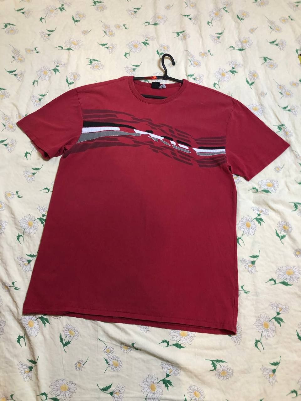 Oakley T-Shirt Oakley Y2K Vintage big print logo Size US XL / EU 56 / 4 - 1 Thumbnail