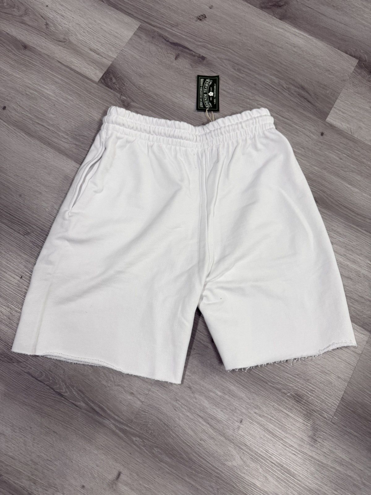 DENIM TEARS Denim Tears Cotton Wreath Sweat Shorts (Small) Size US 30 / EU 46 - 7 Thumbnail