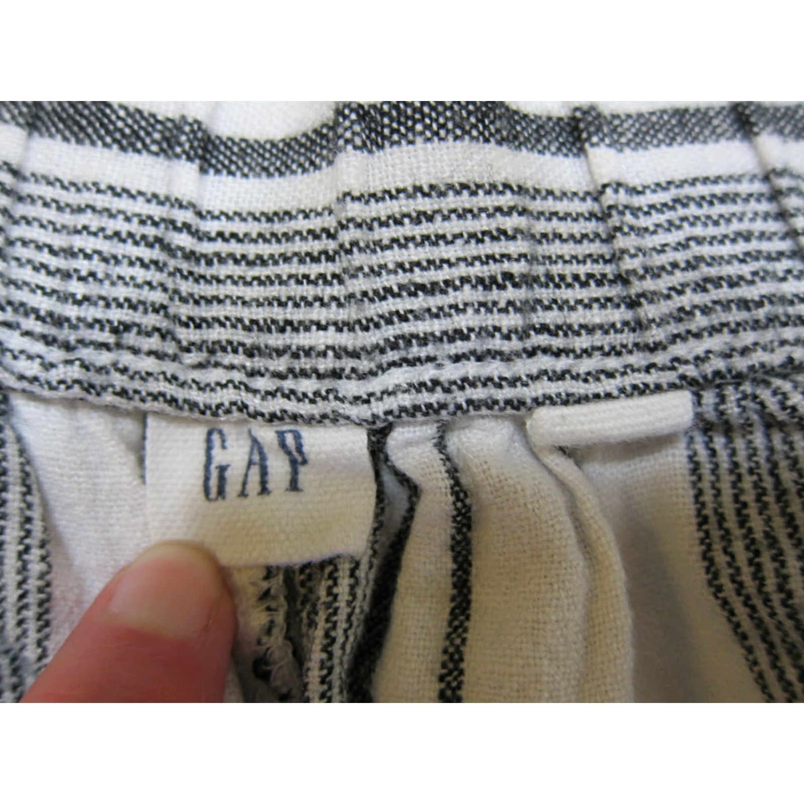 Gap Gap Grey White Stripe Linen Rayon Flowy Comfort Chino Shorts Women Medium 32" waist Pockets Back Pocket - Size 24" / US 00 / IT 34 - 3 Thumbnail