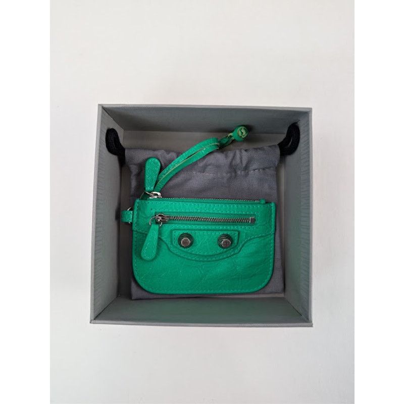 Balenciaga o1rshd1 Size: OS / Le Cagole Card Holder in Neon Green Size ONE SIZE - 12 Thumbnail
