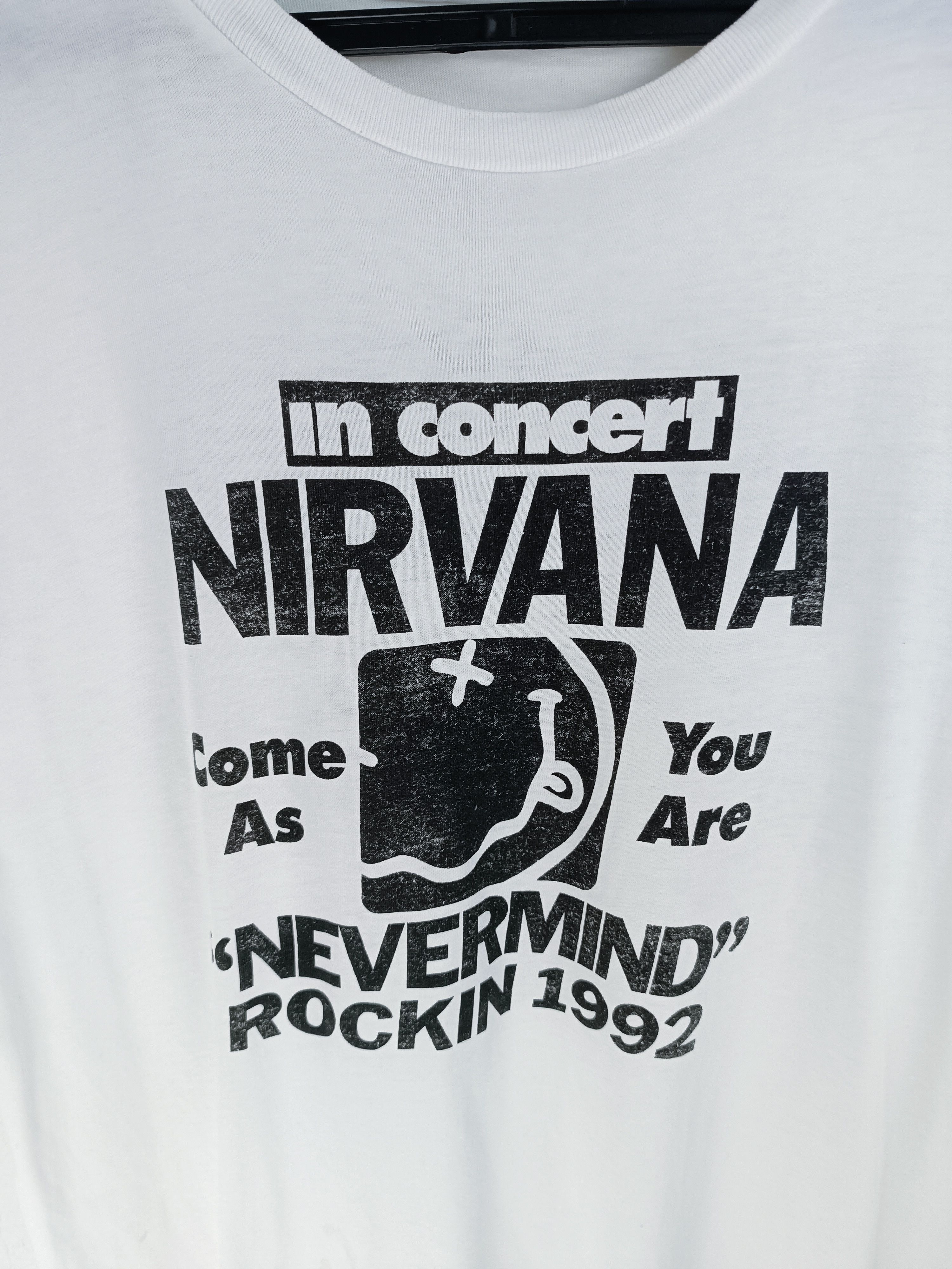 Vintage VINTAGE NIRVANA IN CONCERT ROCKING NEVERMIND 1992 GRUNGE TEE Size US M / EU 48-50 / 2 - 9 Thumbnail