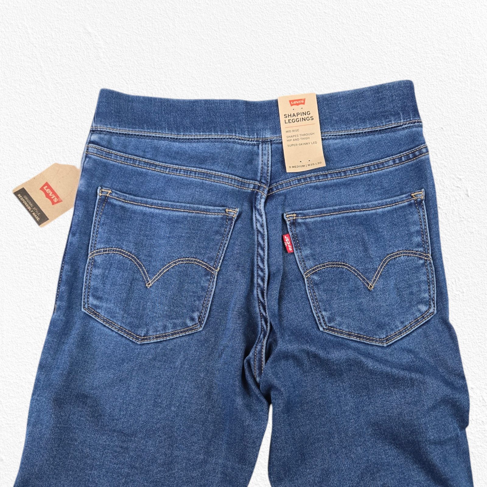 Levi's Levi's Medium Wash Mid Rise Shaping Jeggings Size 25 Size 25" / US 0 / IT 36 - 8 Thumbnail