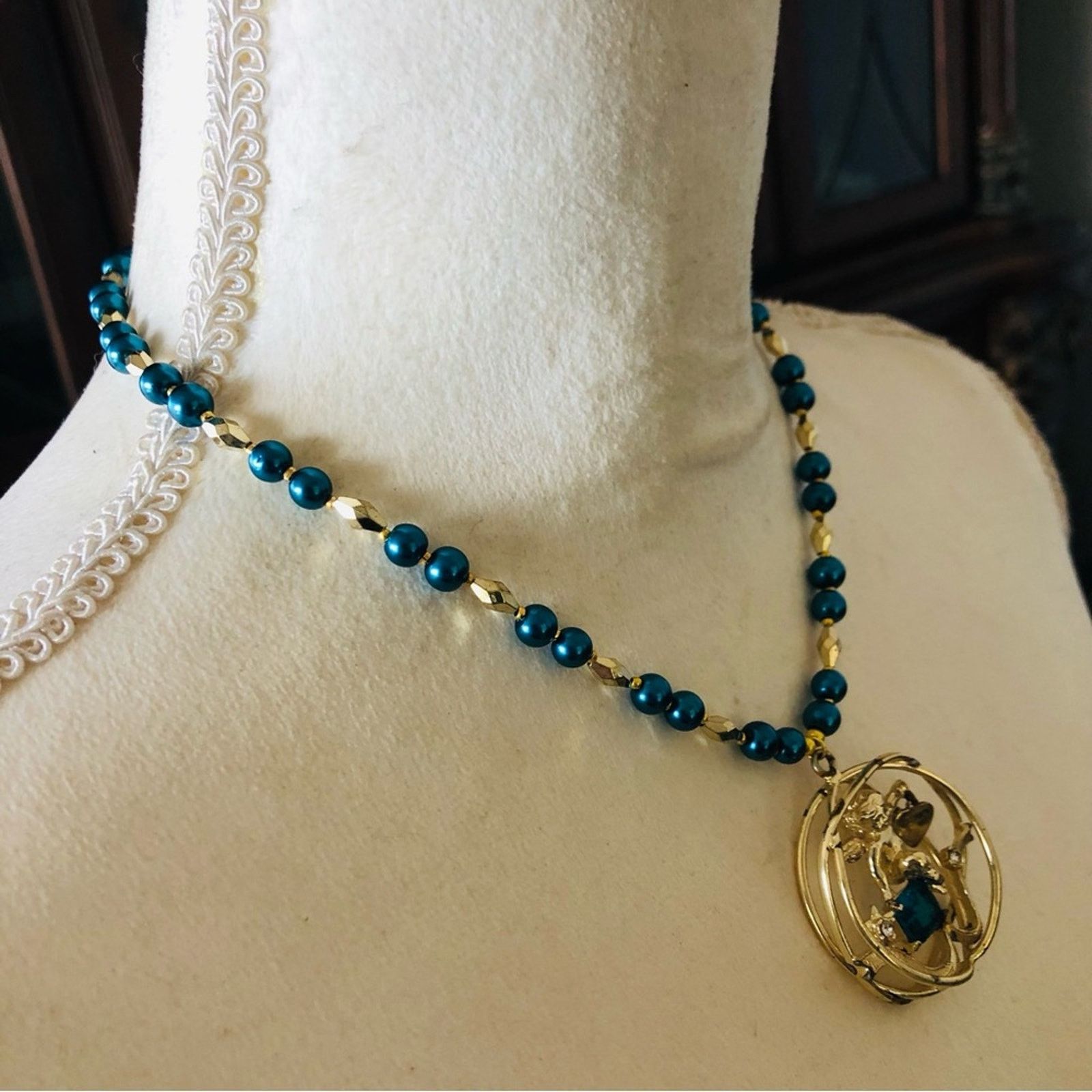 Handmade Handcrafted repurpose cherub peacock stone Pearl necklace Size ONE SIZE - 3 Thumbnail