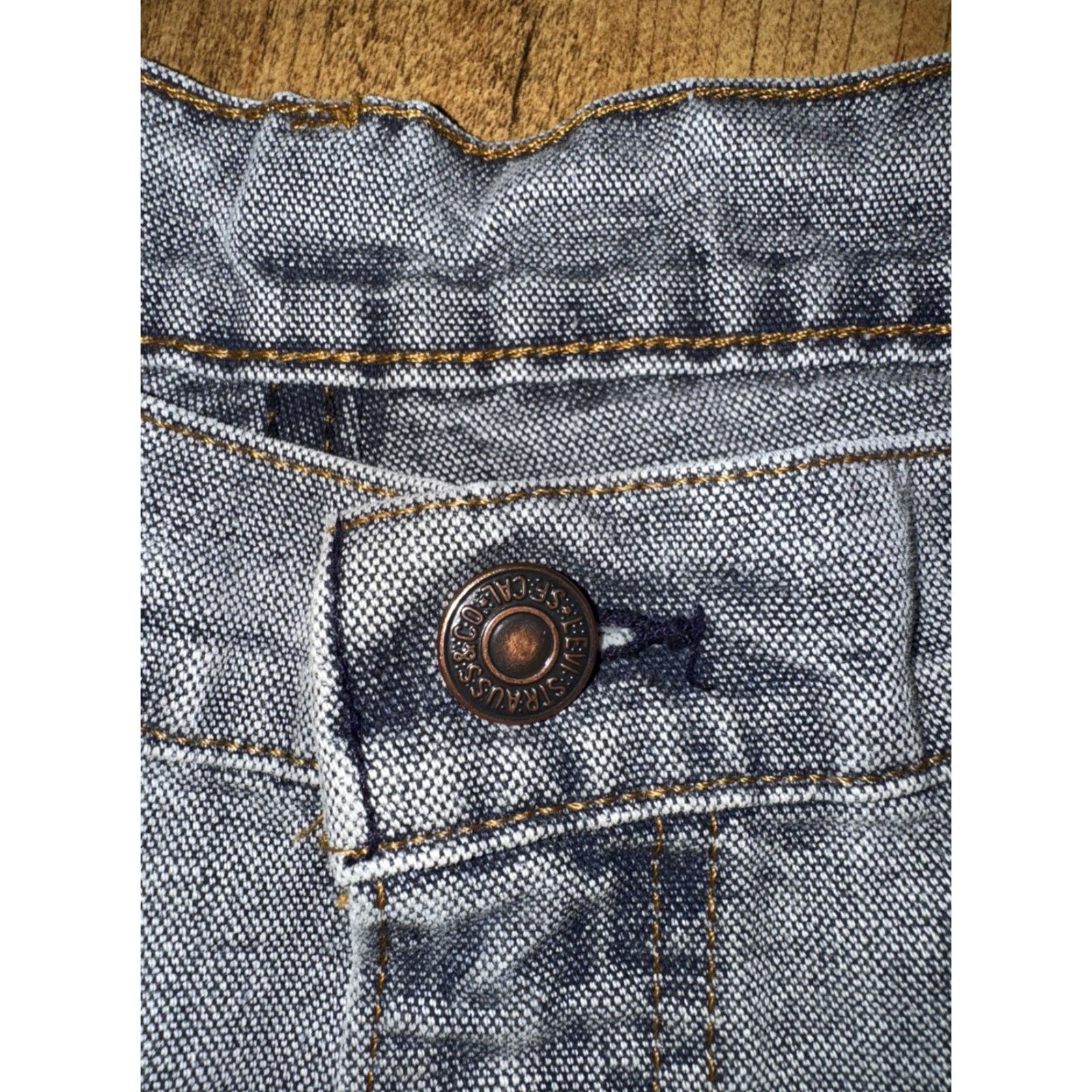 Levi's VINTAGE Levi’s 505 Jeans Regular Fit Made in USA 34x26 Light Wash Zip Fly 90s Mens Jeans Size US 34 / EU 50 - 4 Thumbnail